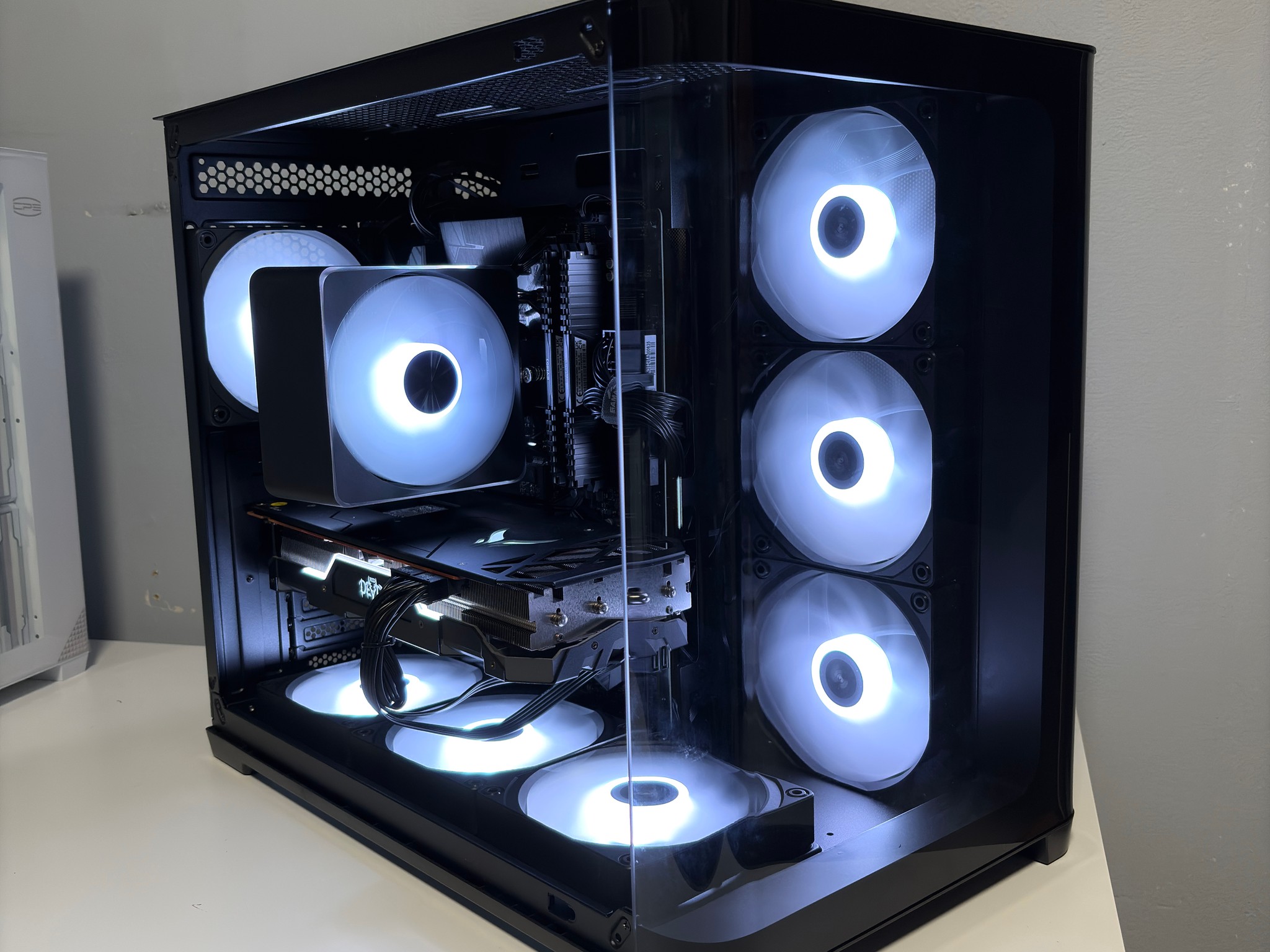 Apex Series Gaming PC / Ryzen 5 + RX 5700 XT / NVMe SSD / Ready to Play!