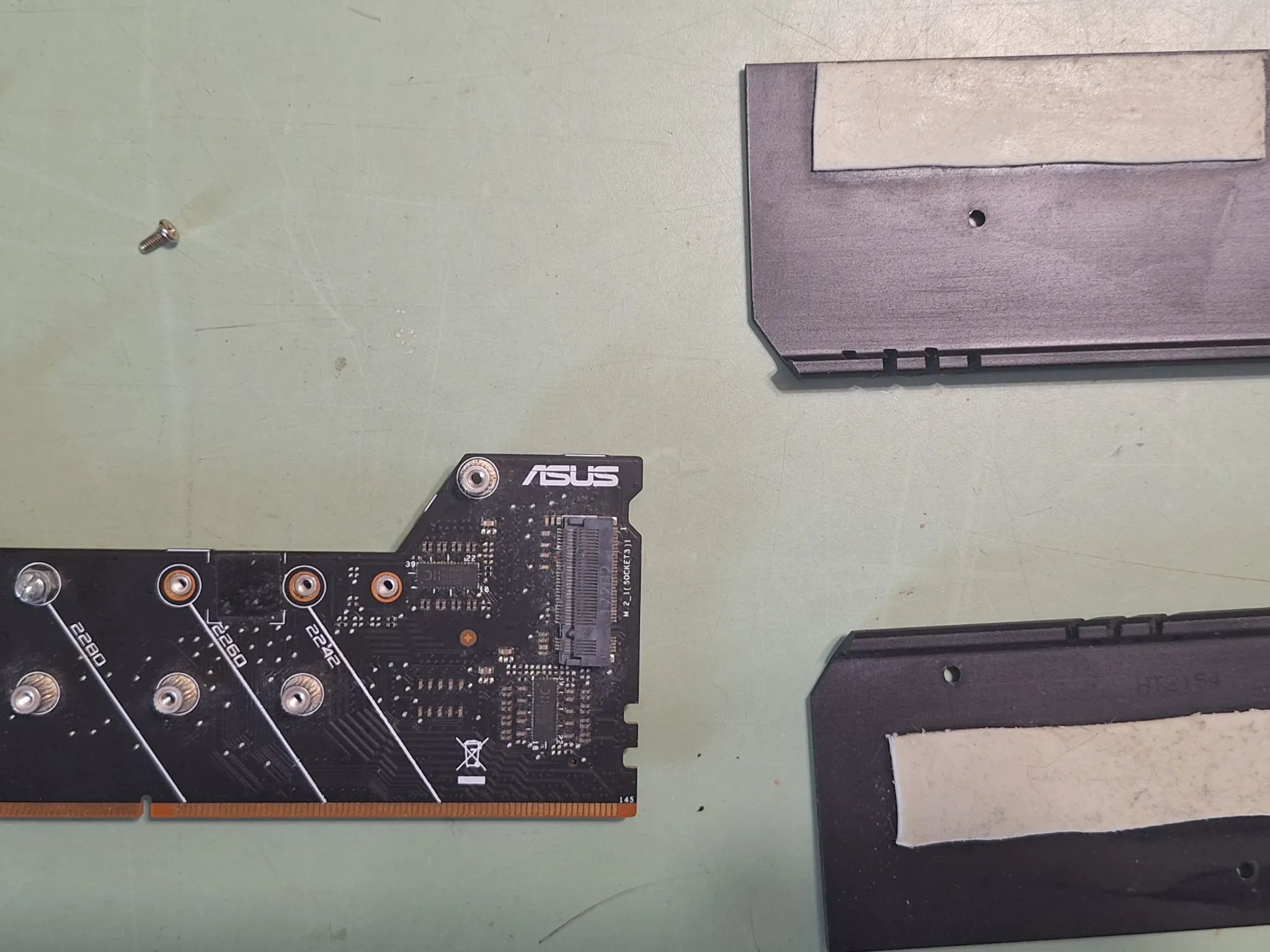 CROSSHAIR VIII EXTREME AM4 X570 Motherboard with 32gigs DDR4 Ram