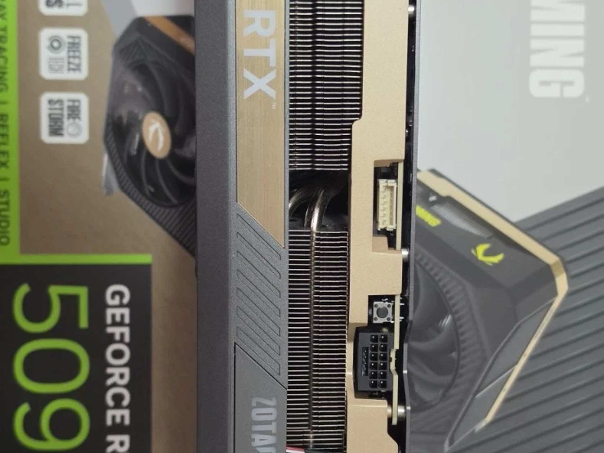 ZOTAC GAMING GeForce RTX 5090 SOLID OC