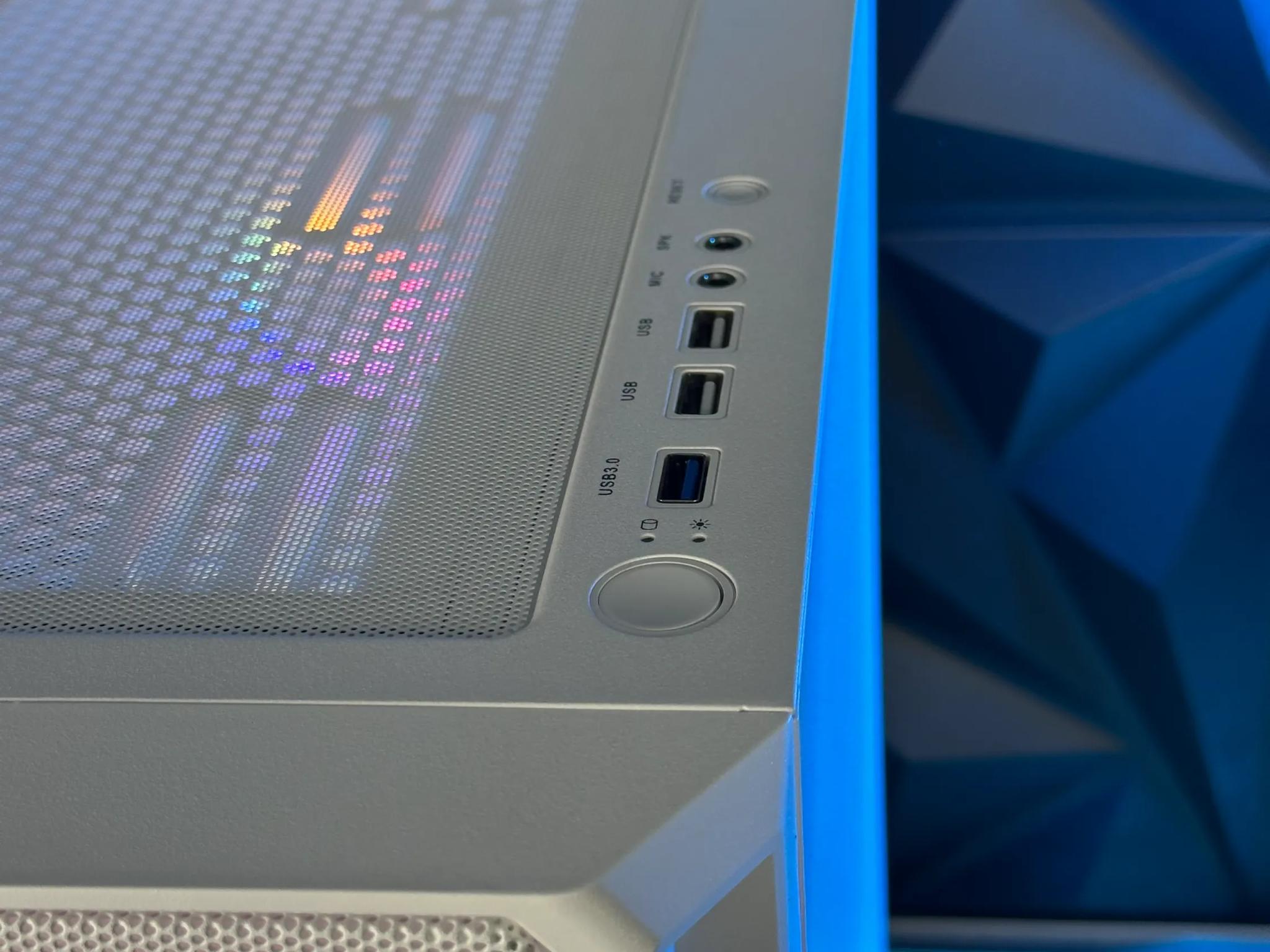 ❄️ Frostmax ❄️ Custom Gaming PC - Intel i7 4th gen, Nvidia GTX 1660 Super 6gb, 32GB RAM, SSD+1TB W11