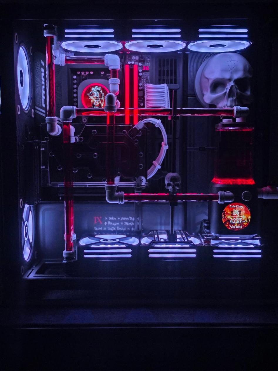 Doombringer Custom Loop RTX 5090 / Ryzen 9800X3D