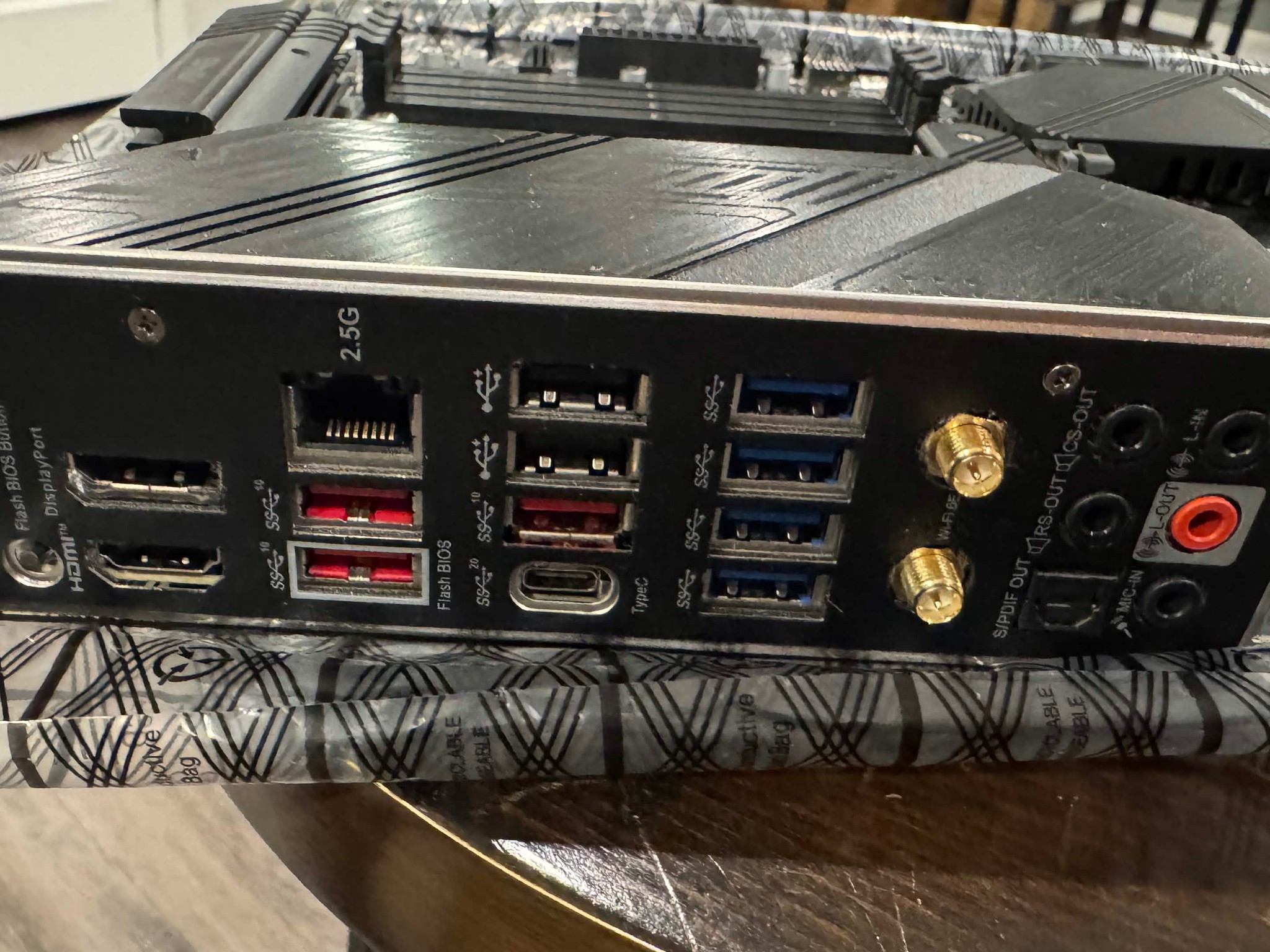 MSI MAG B650 TOMAHAWK WIFI