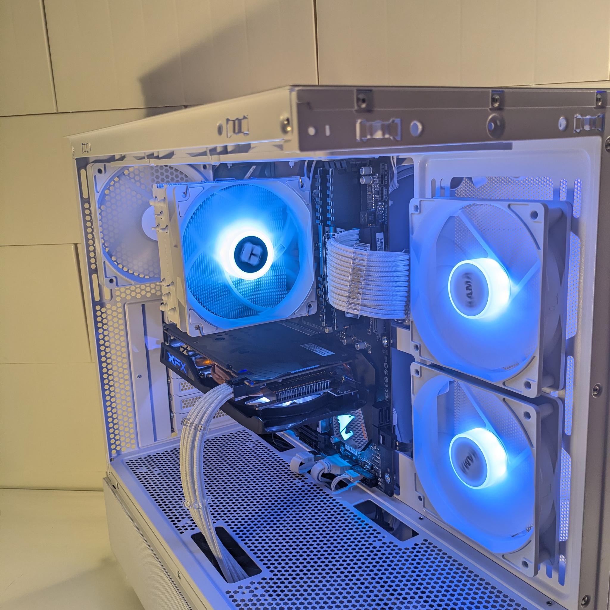 White Gaming PC Ryzen 5 1600x, XFX RS 480 8GB, 16GB DDR4 RAM