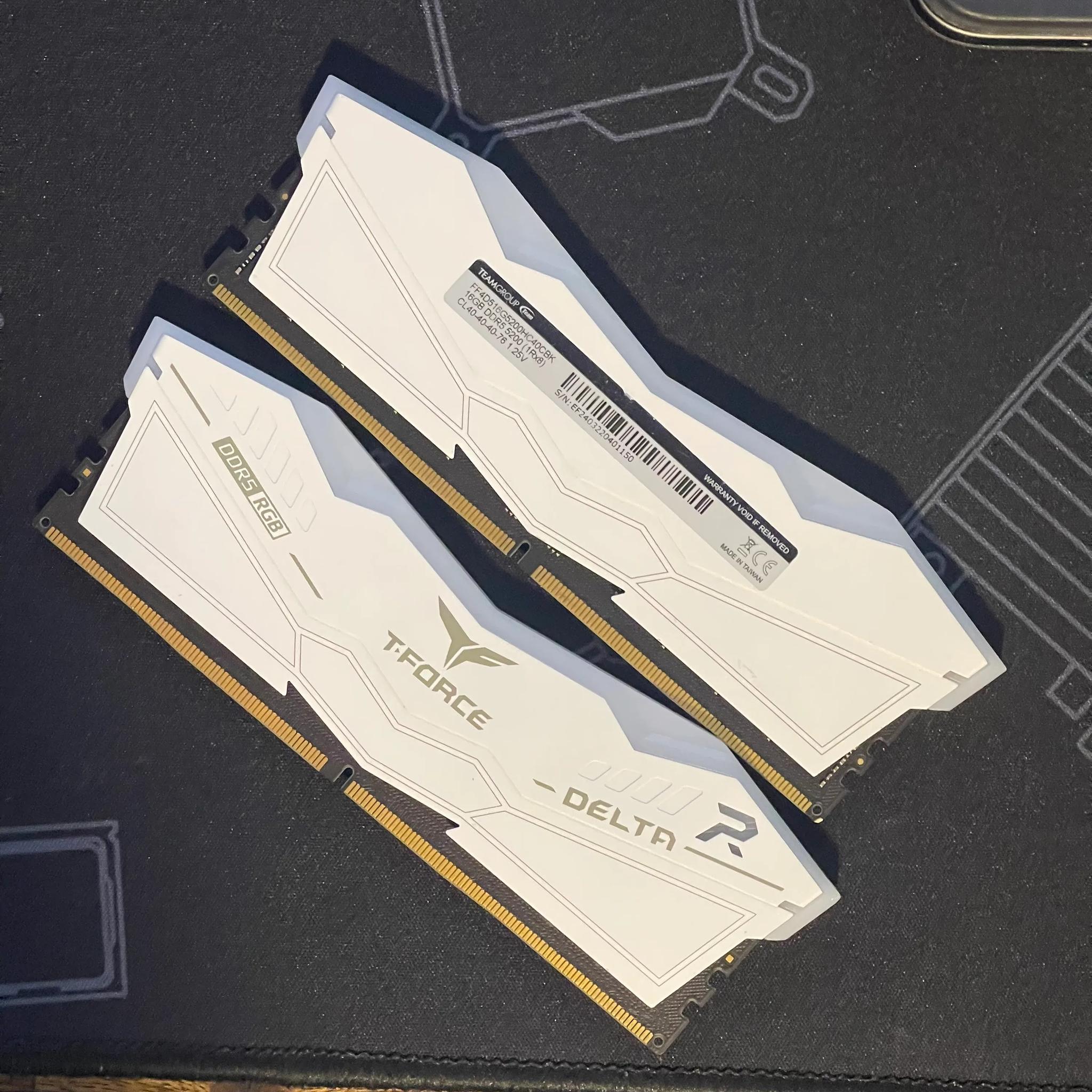 TeamGroup T-Force Delta R DDR5 RGB 5200 CL40 32GB (2x16GB) - White