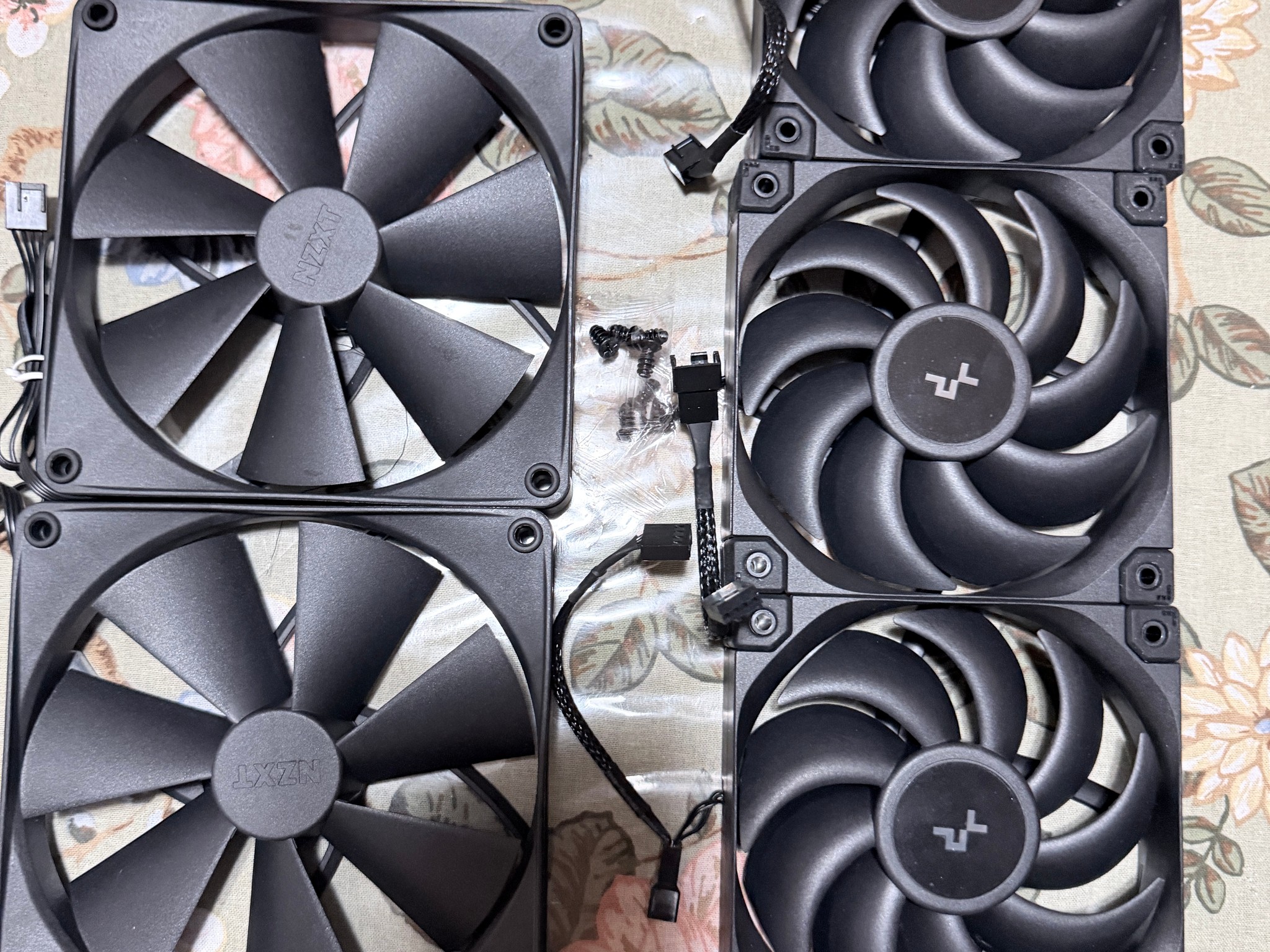 Lot of 5 Fans | 3 Black DeepCool Daisy chain 120mm Black non-rgb | 2 NZXT 140mm fans black non-rgb