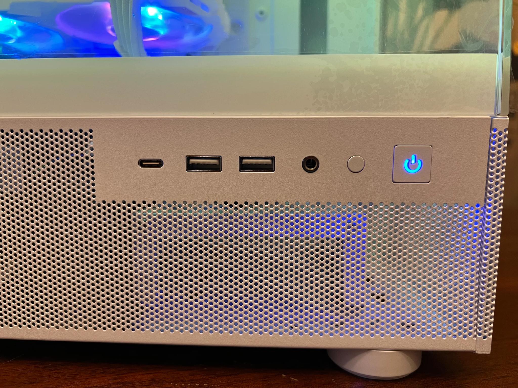 Intel 10 Core White Gaming PC RX 580 1tb NVME SSD 32GB RAM WIFi WINDOWS 10 Pro
