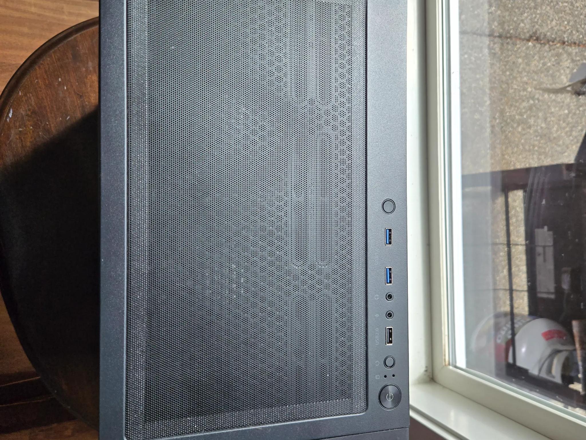 Gigabyte Aorus 5700xt, 32 gb ddR4, Samsung 980 1Tb SSD, Ryzen 7 3700x