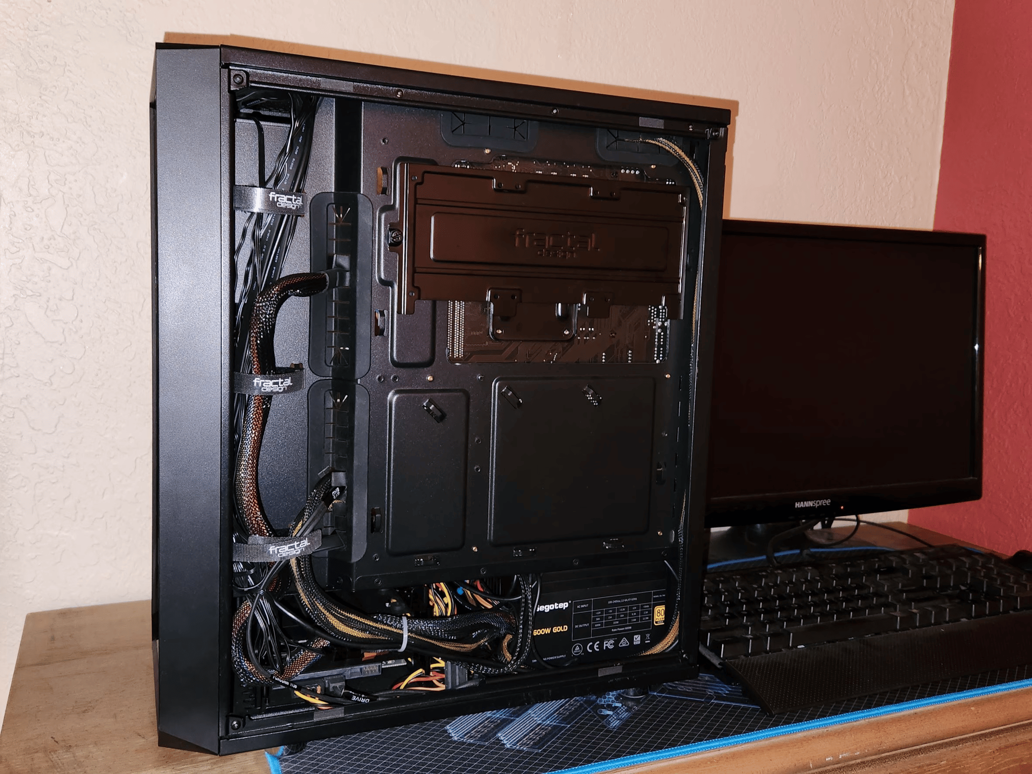 Ryzen 3600 with EVGA 2060 KO, great midrange PC!