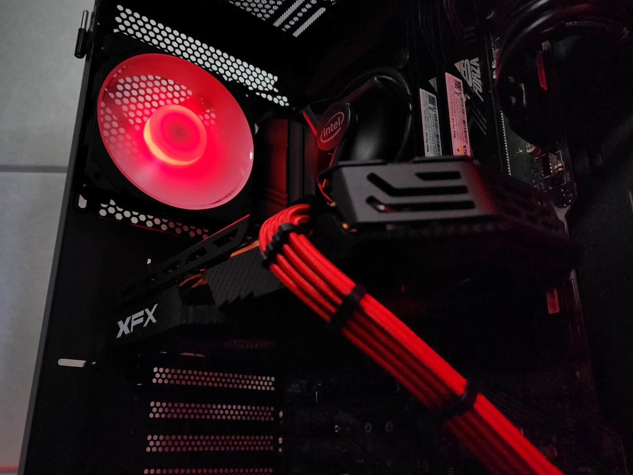 ❤️🖤❤️ RX 580 8GB // Core i3 10100F // 16GB 3600MHz // 500GB NVMe Gen4
