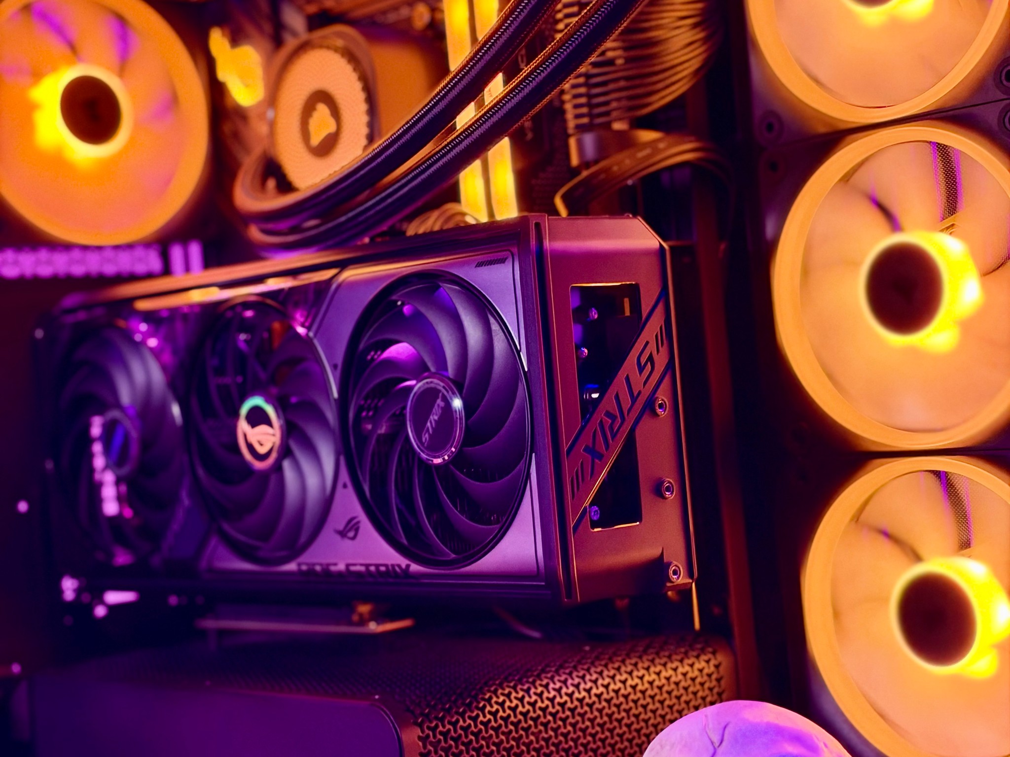 Obsidian Flux - Ryzen 9800X3D | ROG STRIX 5070 Ti OC 16G | 32GB DDR5 RAM | 2TB SSD NVMe | Win 11 PRO