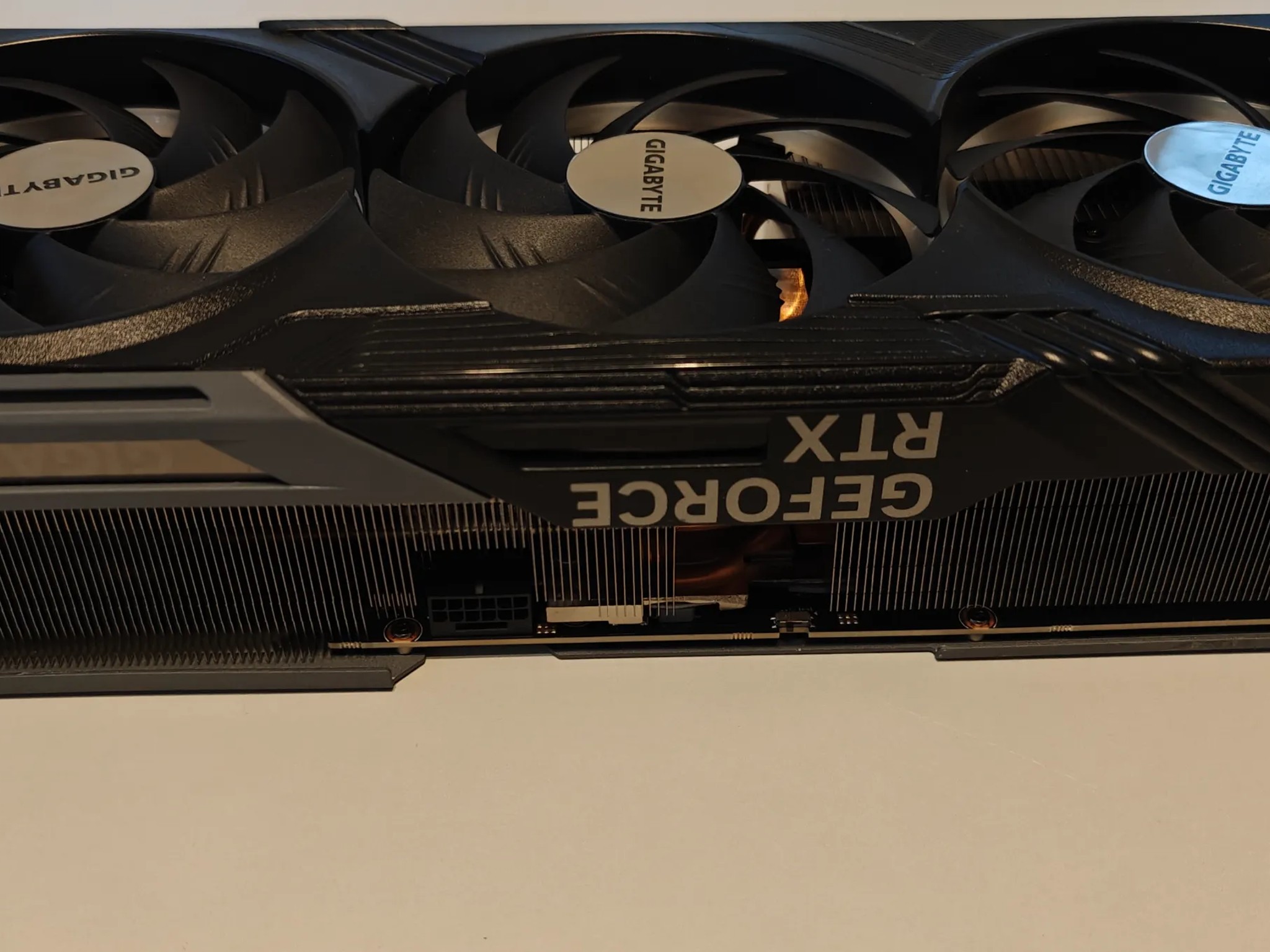 GIGABYTE GAMING GeForce RTX 4090 24GB GDDR6X (OPEN BOX, RETAIL BOX DAMAGE)