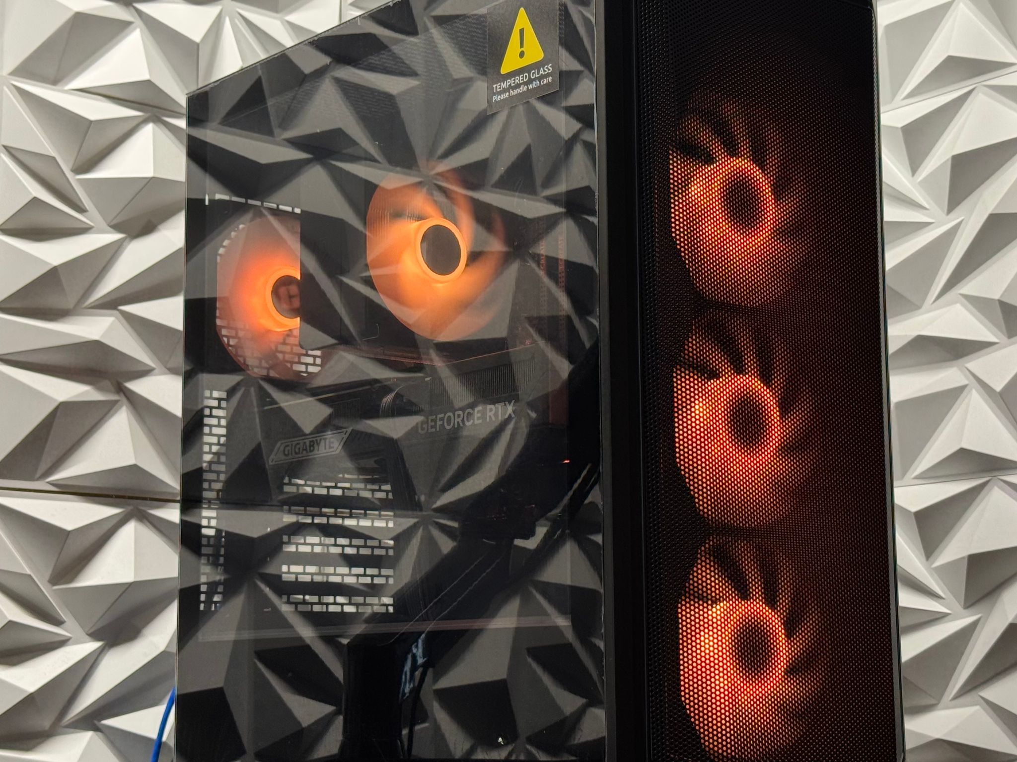 RTX 5070 Ti / Ryzen 7 7800X3D / 32GB DDR5 Ram / 1TB NVMe SSD / Gaming / Creator / Streaming
