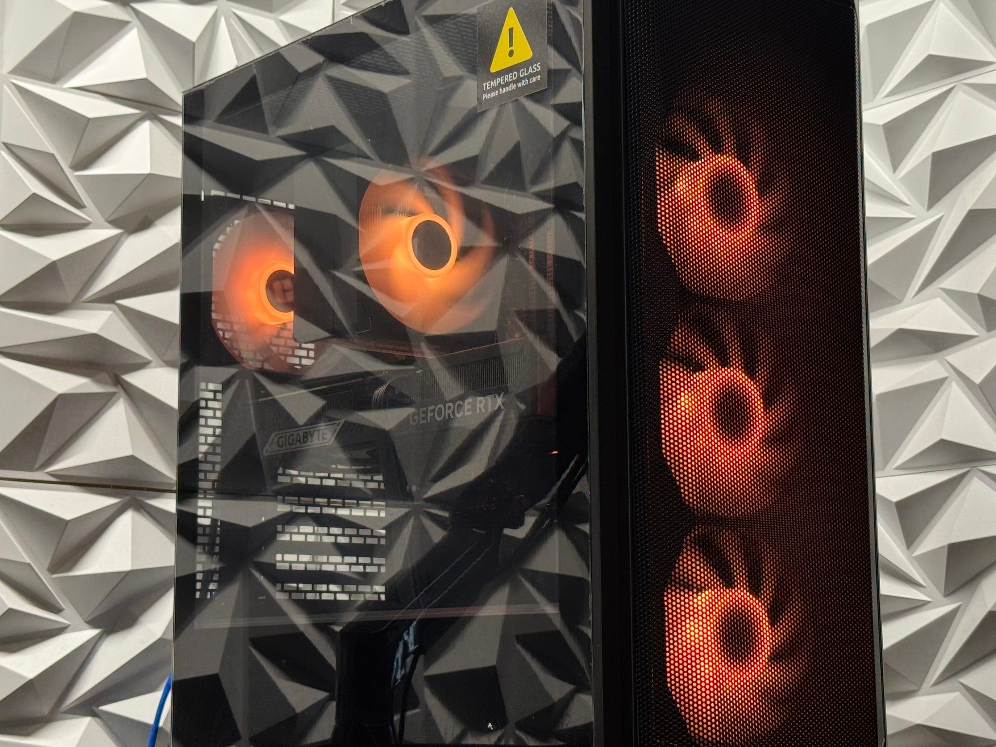 RTX 5070 Ti / Ryzen 7 7800X3D / 32GB DDR5 Ram / 1TB NVMe SSD / Gaming / Creator / Streaming