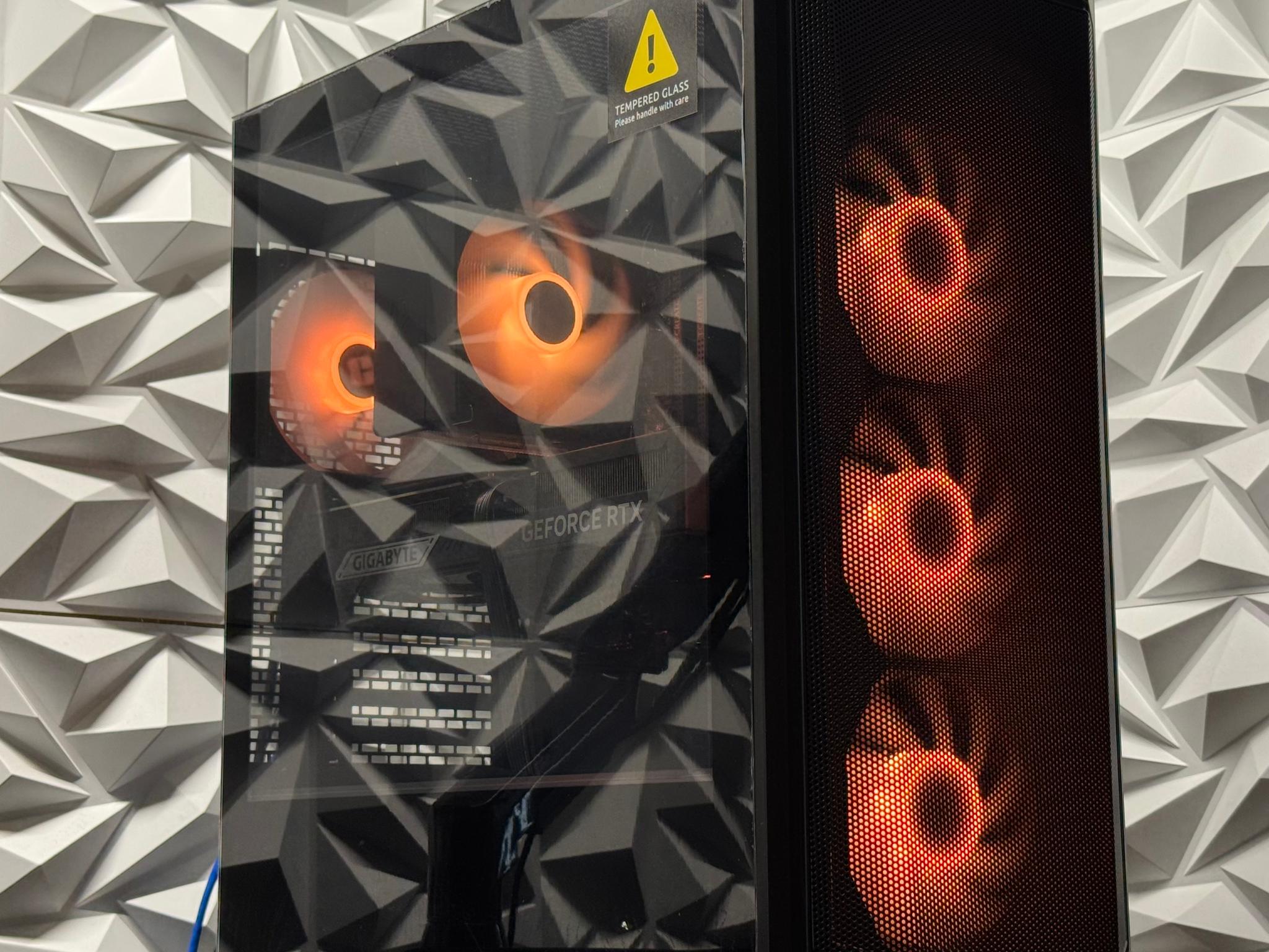 RTX 5070 Ti / Ryzen 7 7800X3D / 32GB DDR5 Ram / 1TB NVMe SSD / Gaming / Creator / Streaming