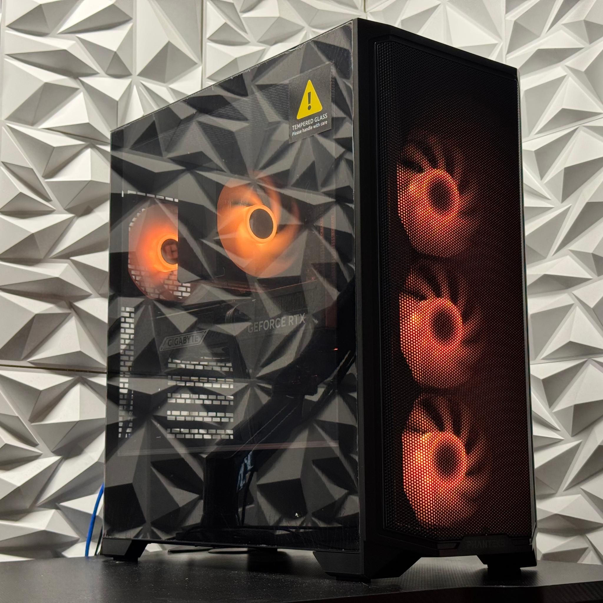 RTX 5070 Ti / Ryzen 7 7800X3D / 32GB DDR5 Ram / 1TB NVMe SSD / Gaming / Creator / Streaming