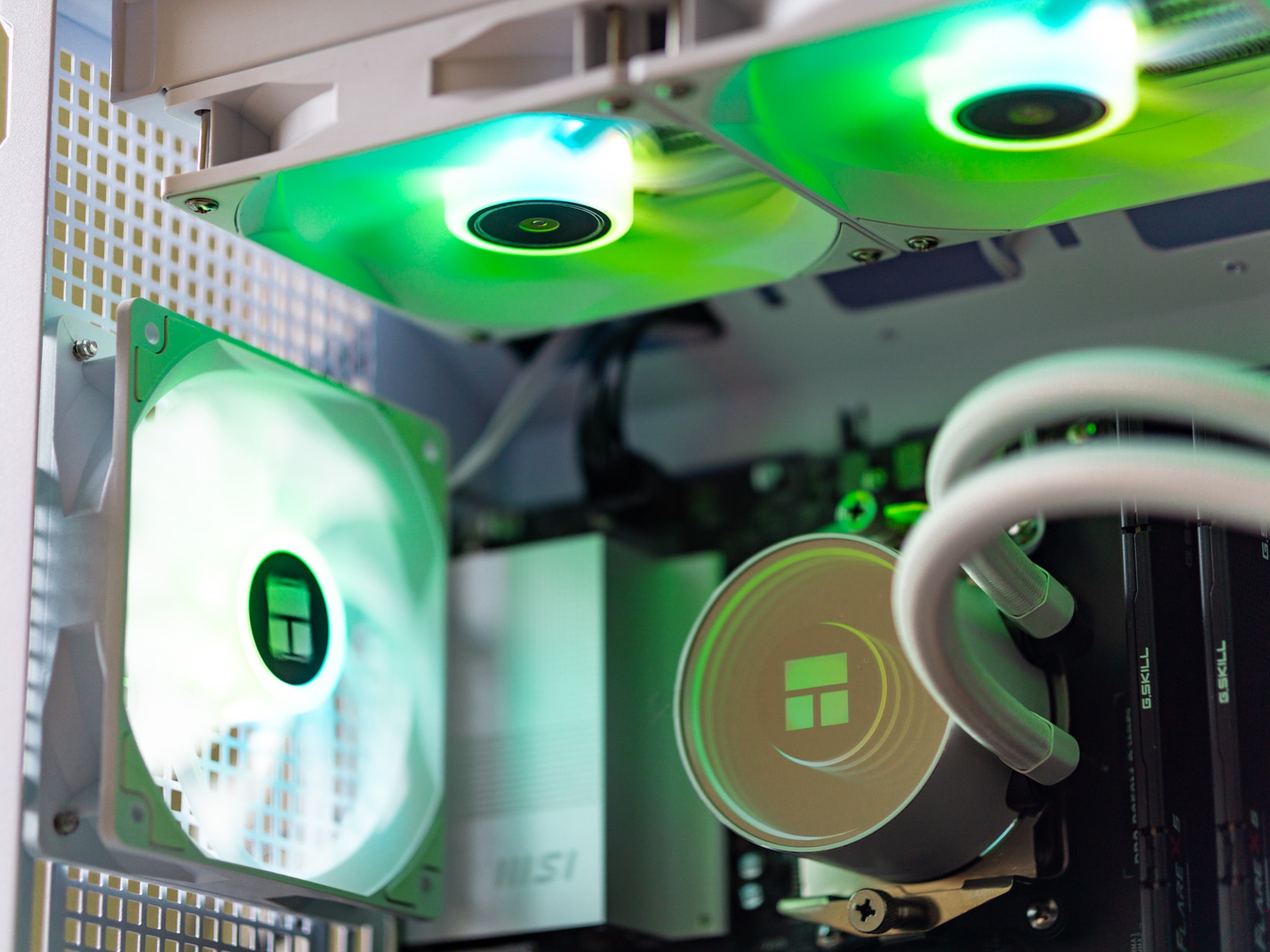 ❄️FROSTBITE❄️ RTX 5070Ti | Ryzen 7 7800X3D | 32 GB DDR5 | White High-End Gaming PC | All New Parts