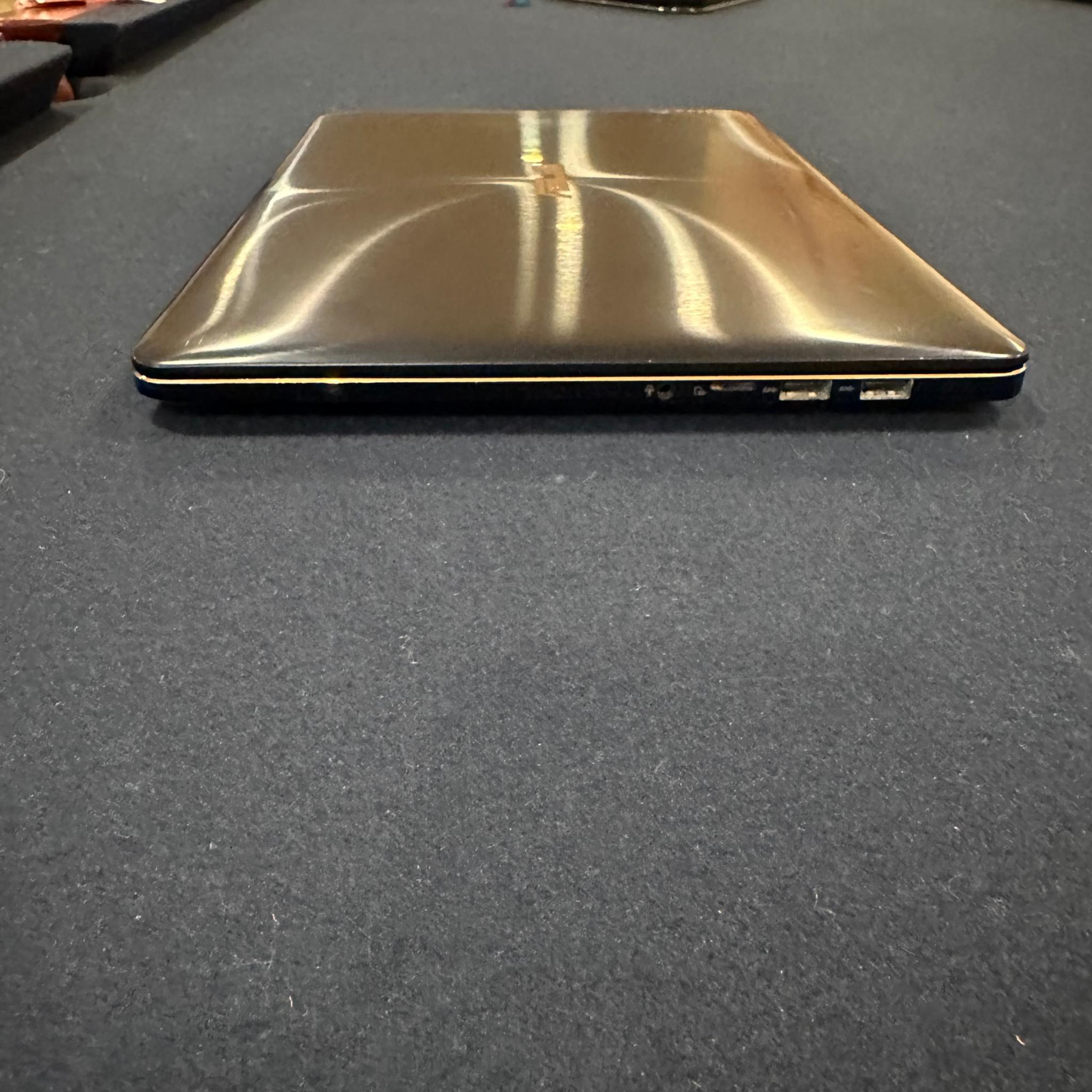ASUS ZenBook Pro 15 UX580GE; Intel Core i9 8th Gen; NVIDIA GeForce GTX 1050 Ti