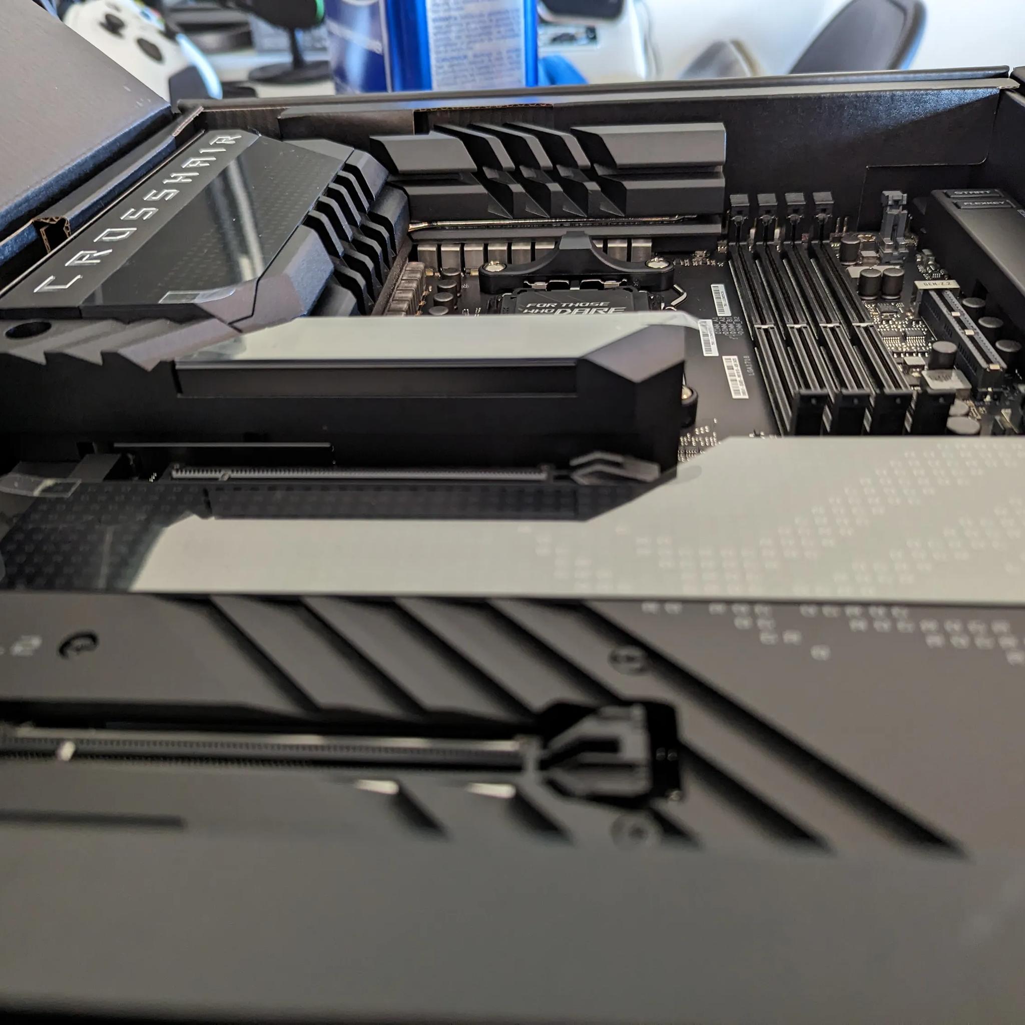 ASUS ROG CROSSHAIR X670E EXTREME MOTHERBOARD