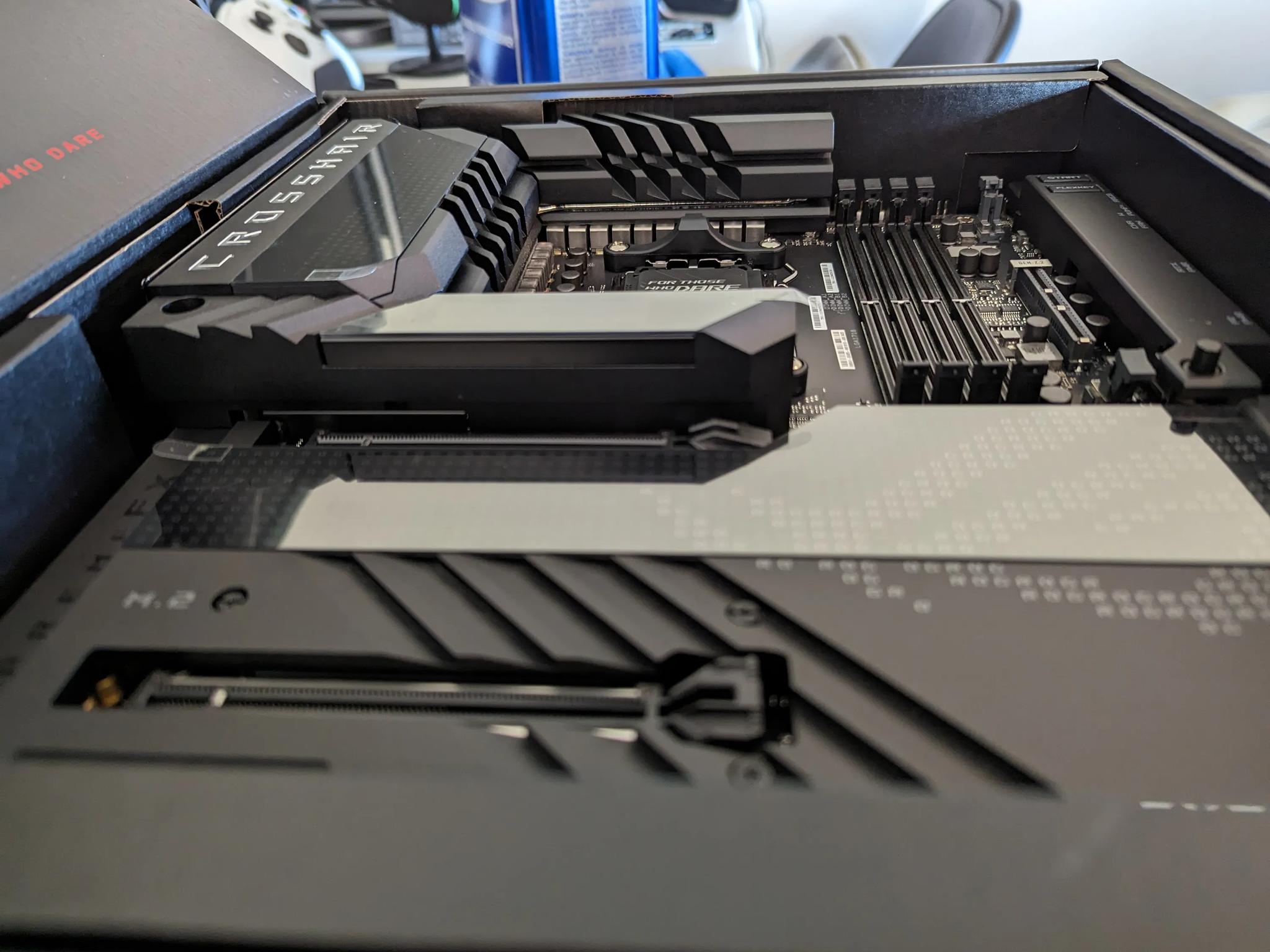 ASUS ROG CROSSHAIR X670E EXTREME MOTHERBOARD