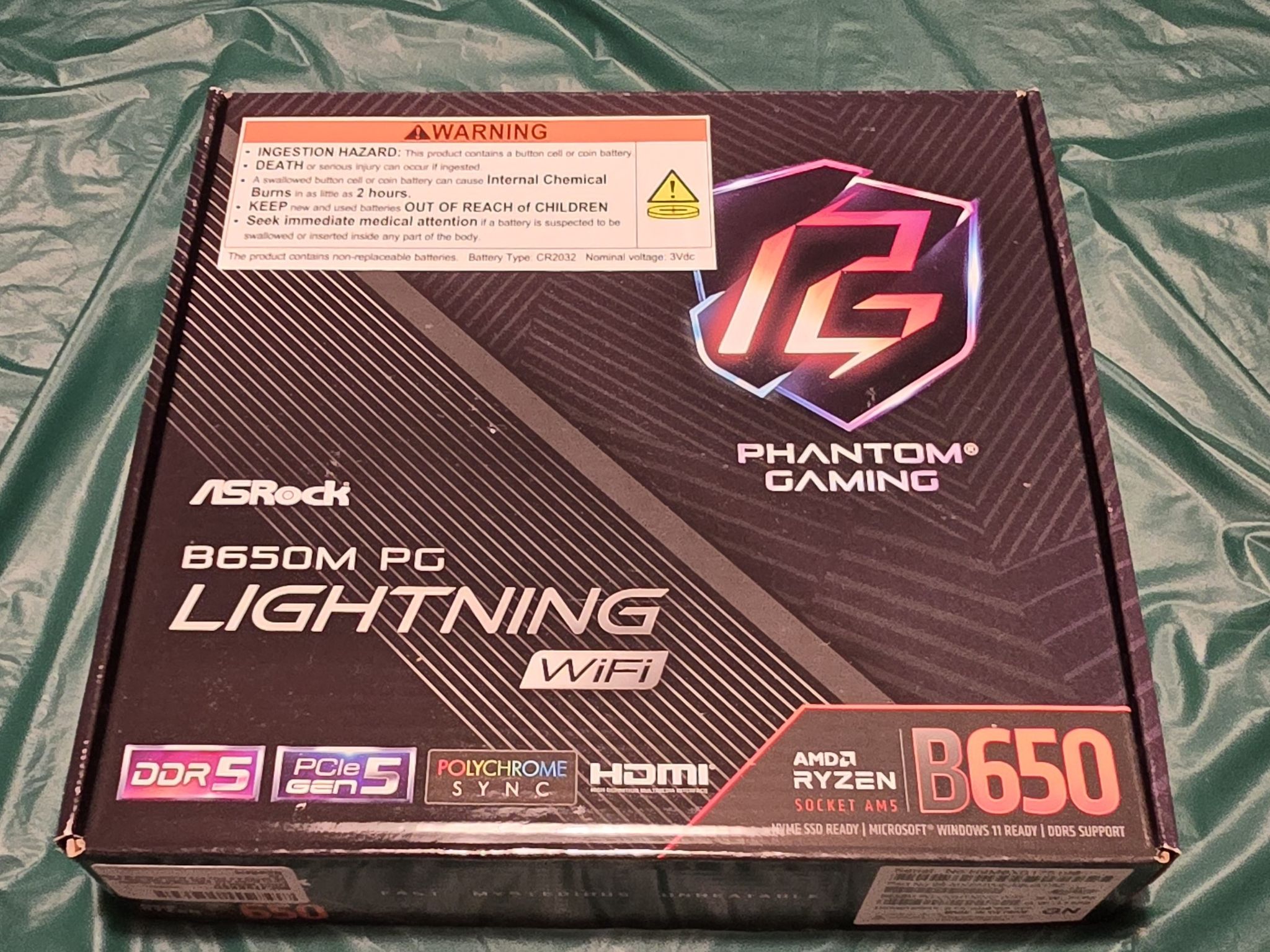 ASRock B650M PG Lightning WiFi 6E AMD Ryzen Socket AM5 SATA3 6.0 Gb/s ATX Motherboard M.2 RGB LED