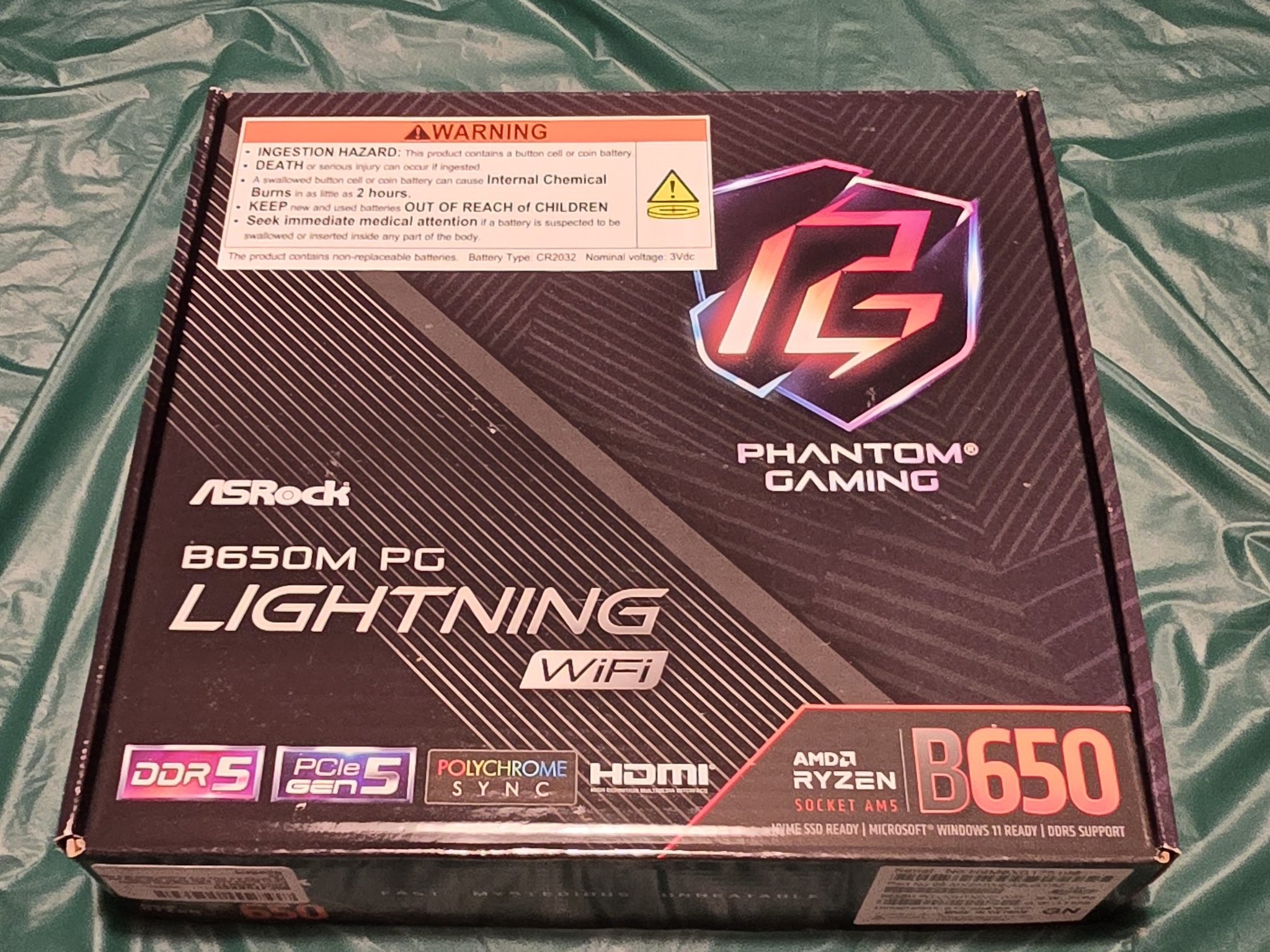 ASRock B650M PG Lightning WiFi 6E AMD Ryzen Socket AM5 SATA3 6.0 Gb/s ATX Motherboard M.2 RGB LED