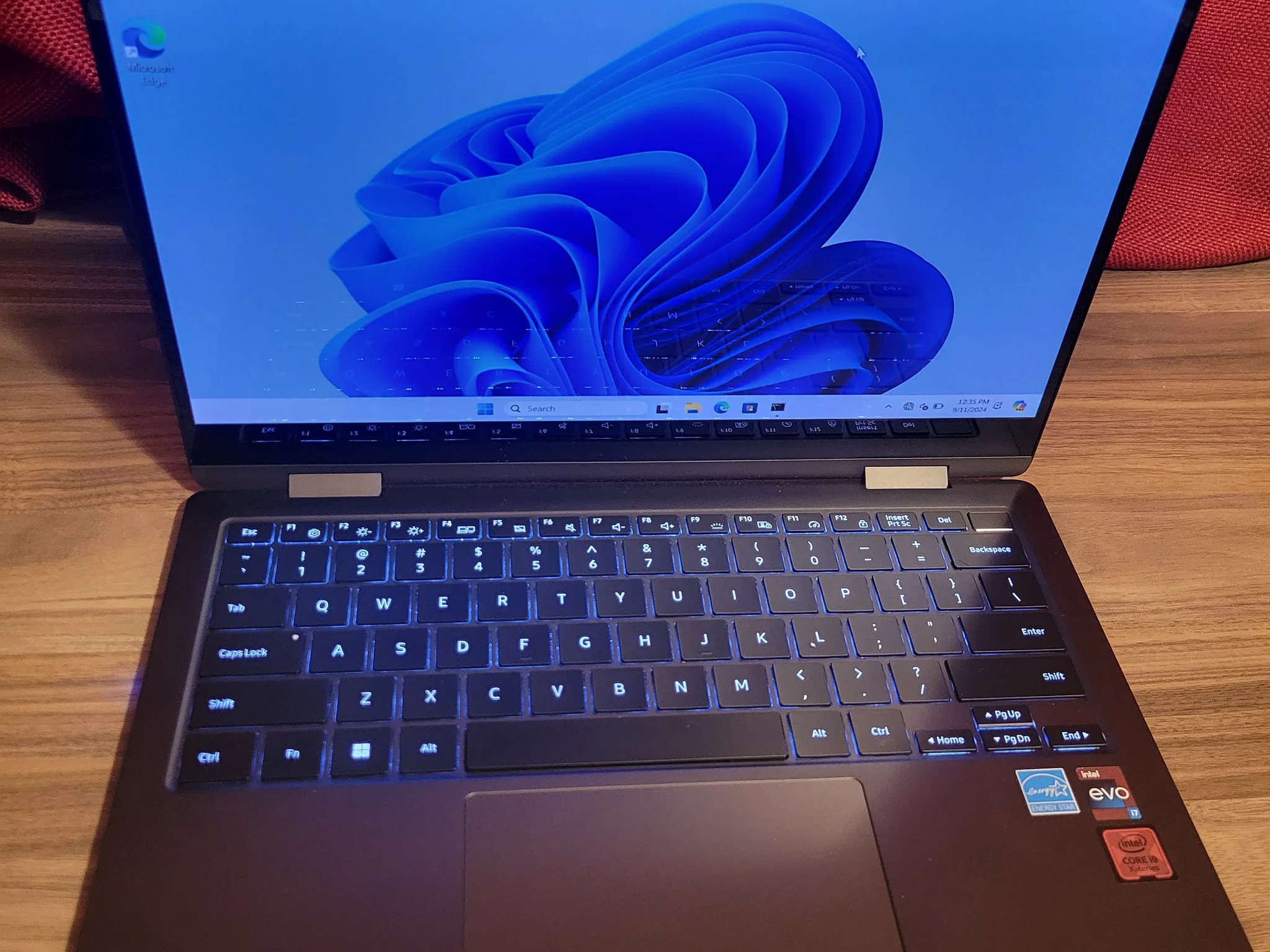 Samsung Book 2 360 Laptop - intel Evo i5 - 256gb Ssd - 13.3" AmoLED Touch Screen