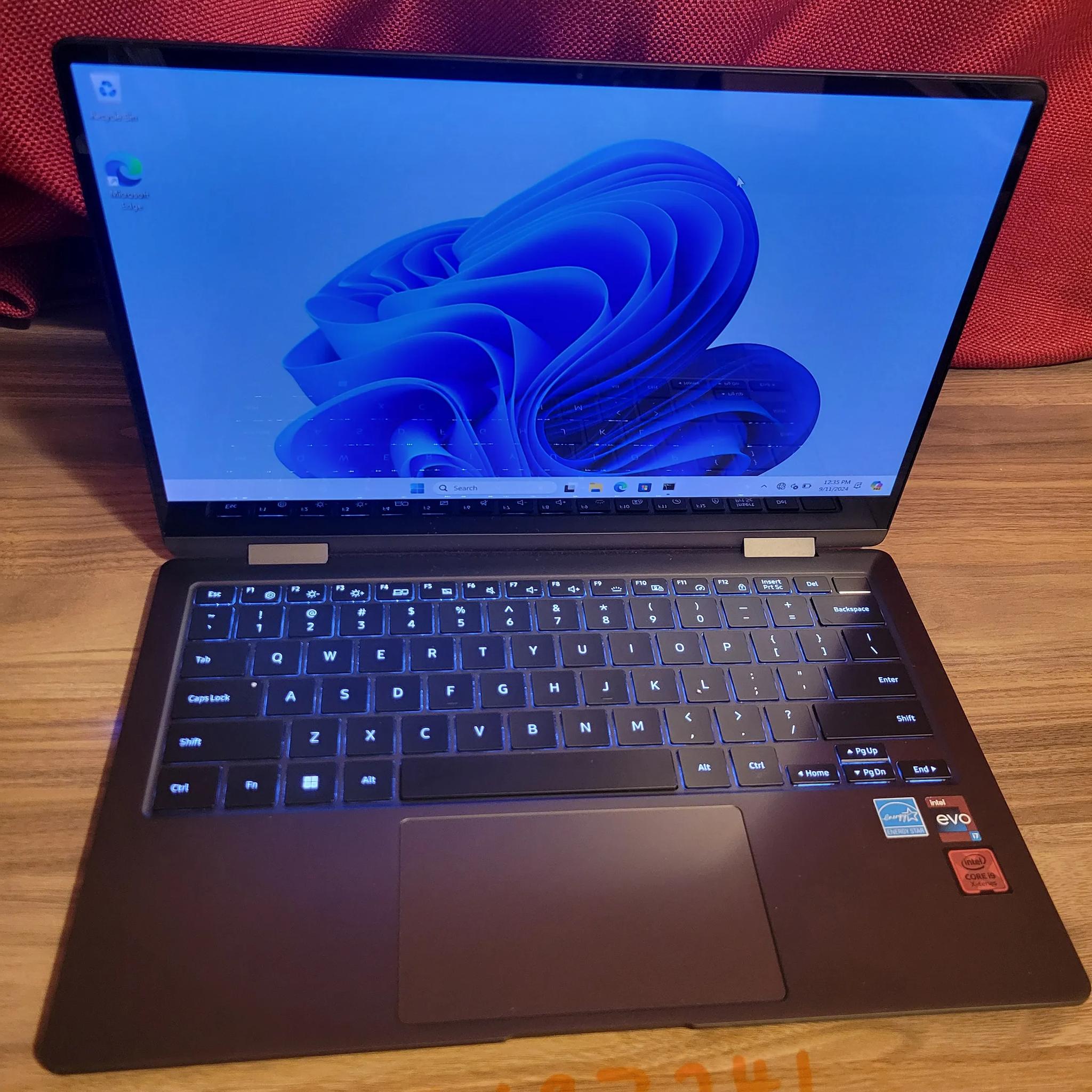 Samsung Book 2 360 Laptop - intel Evo i5 - 256gb Ssd - 13.3" AmoLED Touch Screen