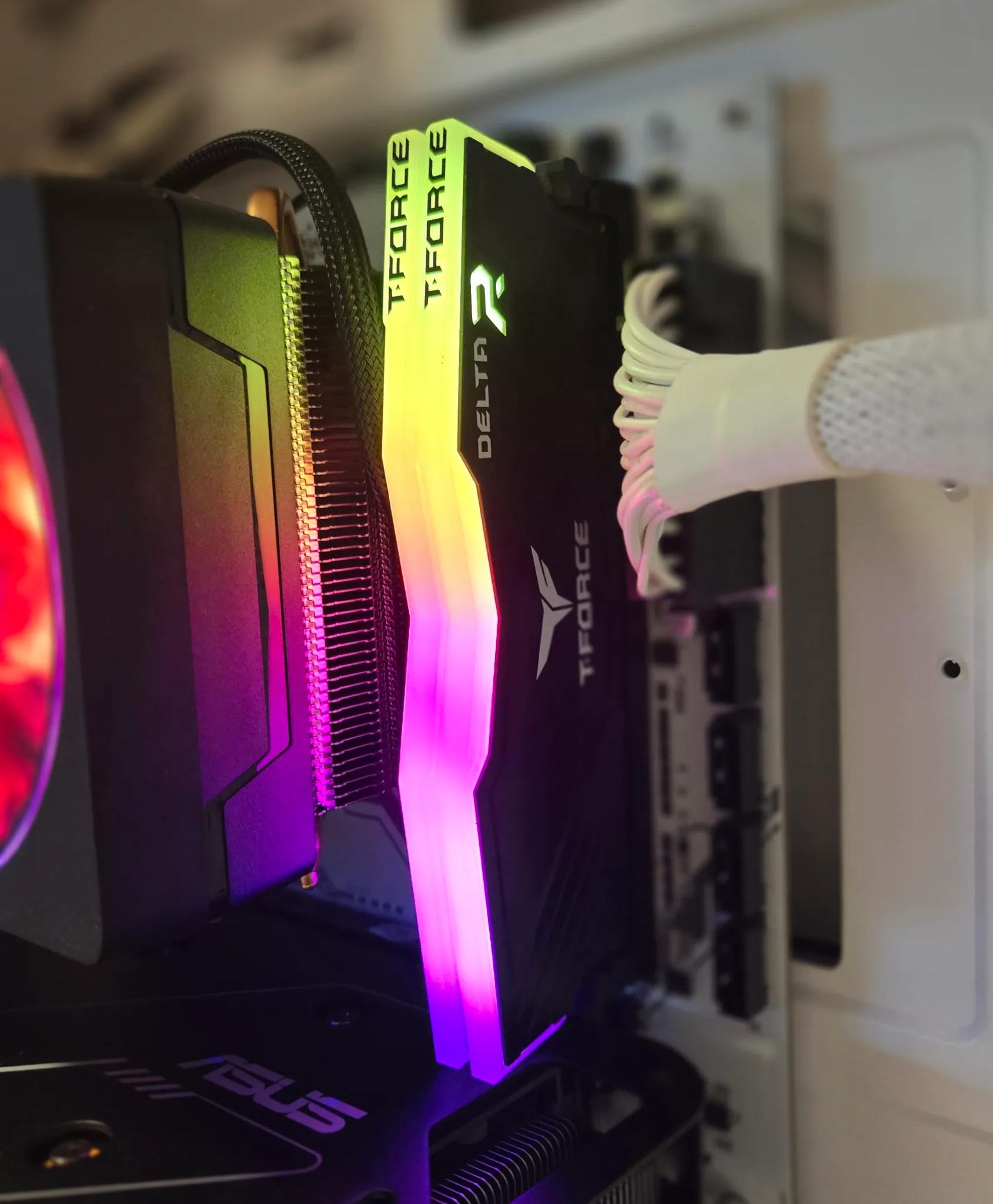 👻 White Phantom 👽 – Ryzen 7 + RTX 4060 | 32GB RGB | 1TB NVMe | Sleek & Powerful