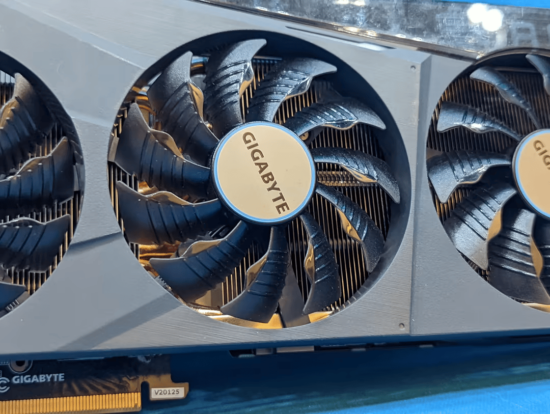 RTX 3080 10GB Gigabyte Eagle OC - GV-N3080EAGLE-10GD - GPU Video Graphics Card NVIDIA 