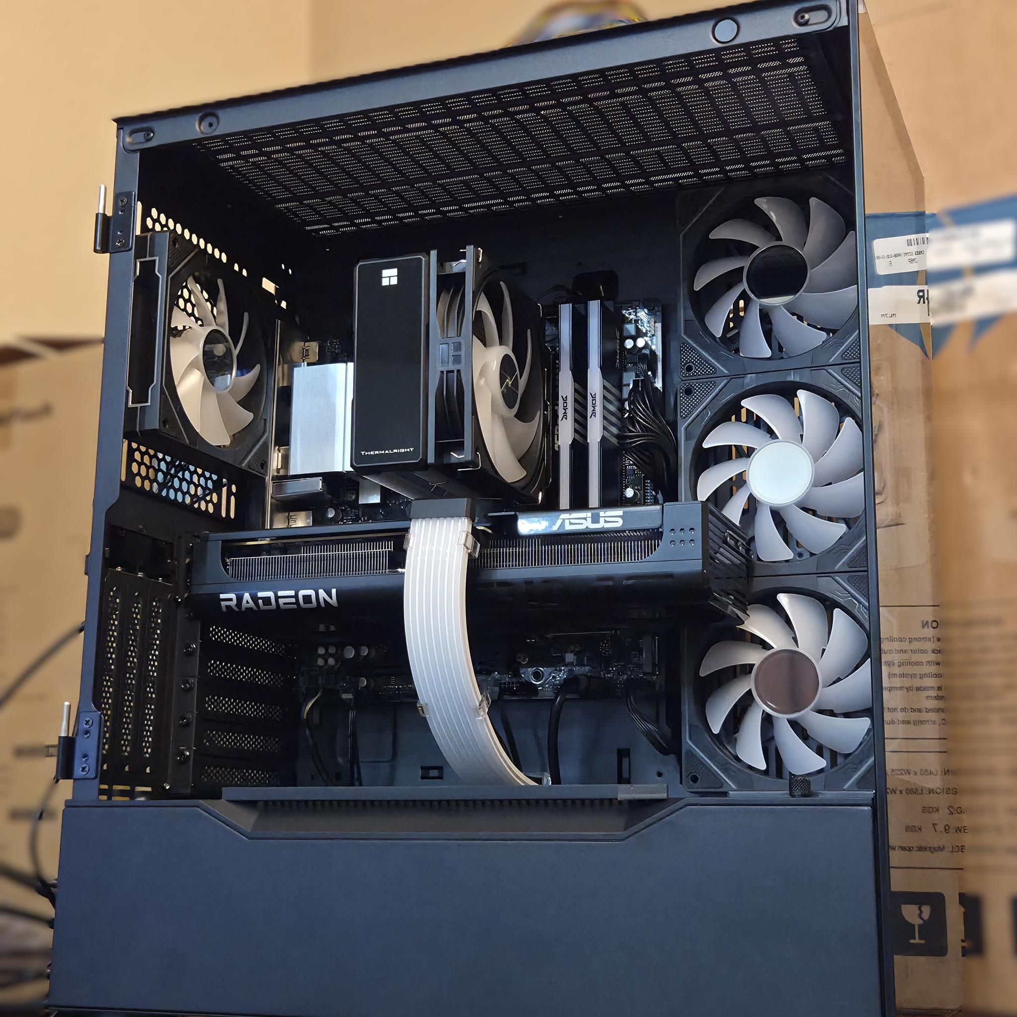 Magmadar!🔥– Ryzen 7 5800XT • RX 9060 XT • 32GB DDR4 • 1TB Gen4 NVMe • Temp Display