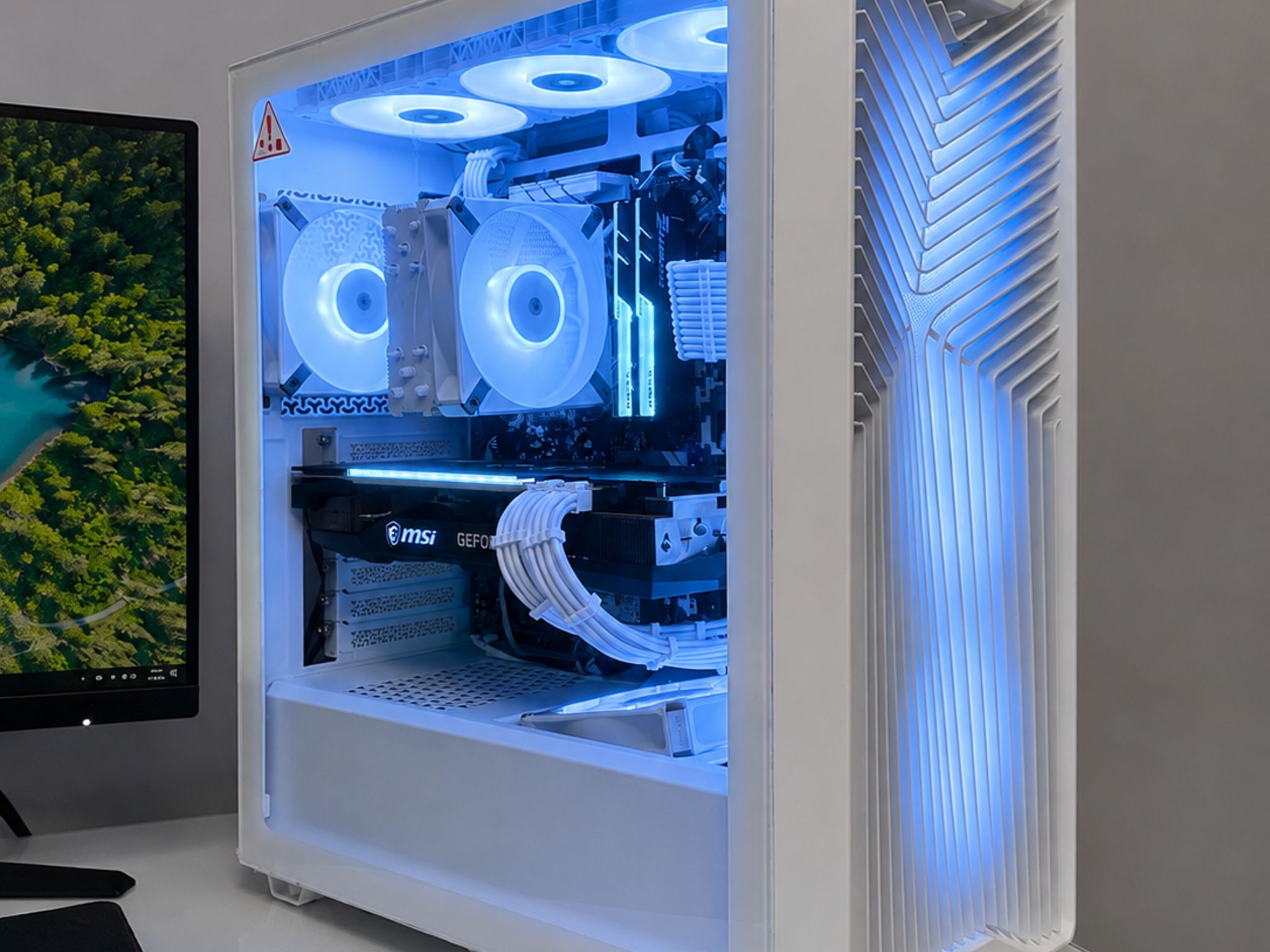 GeForce RTX 3070 Ti/ Ryzen 7 3800X/16gb ram/ 1tbssd nvme