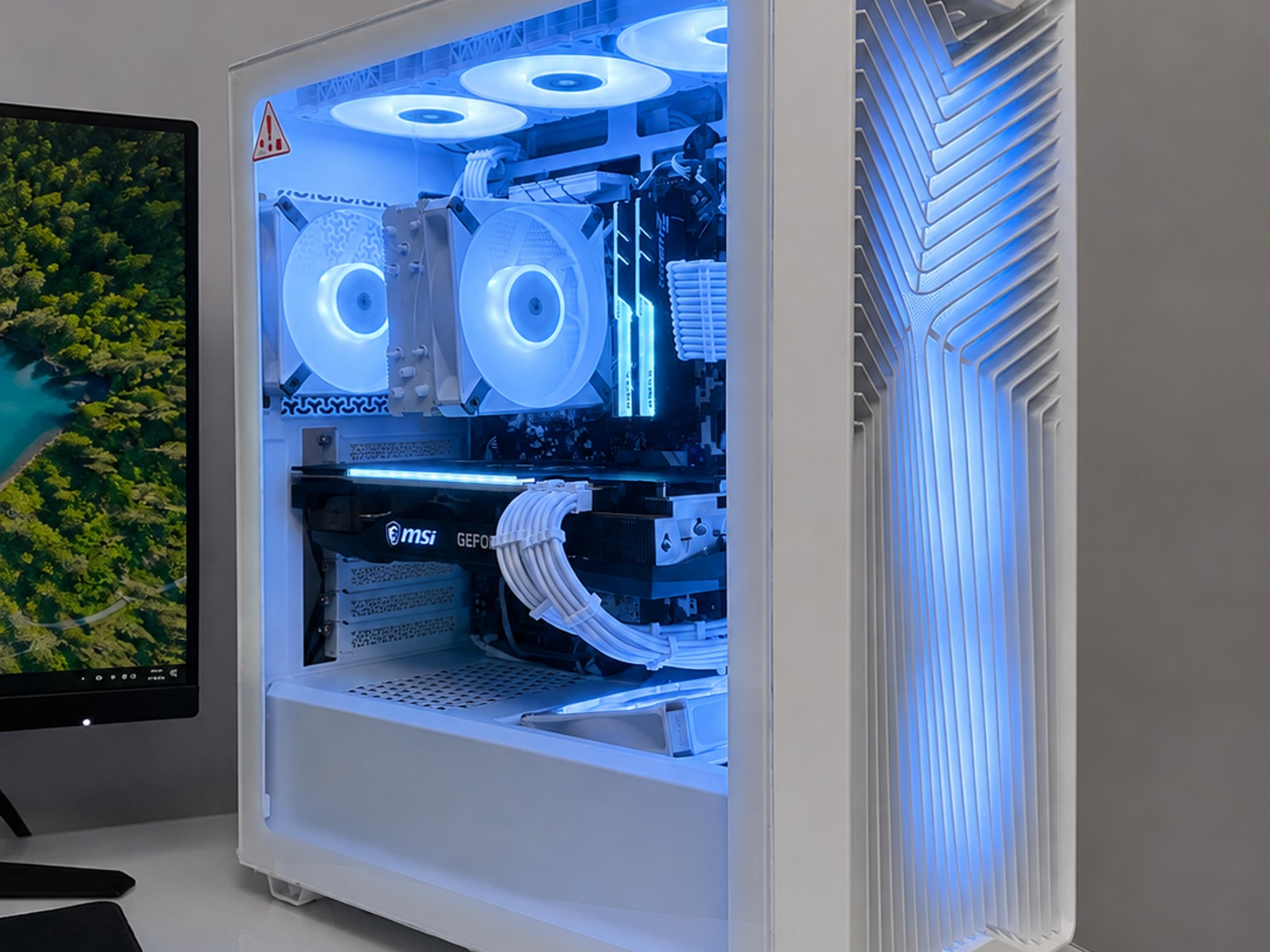 GeForce RTX 3070 Ti/ Ryzen 7 3800X/16gb ram/ 1tbssd nvme