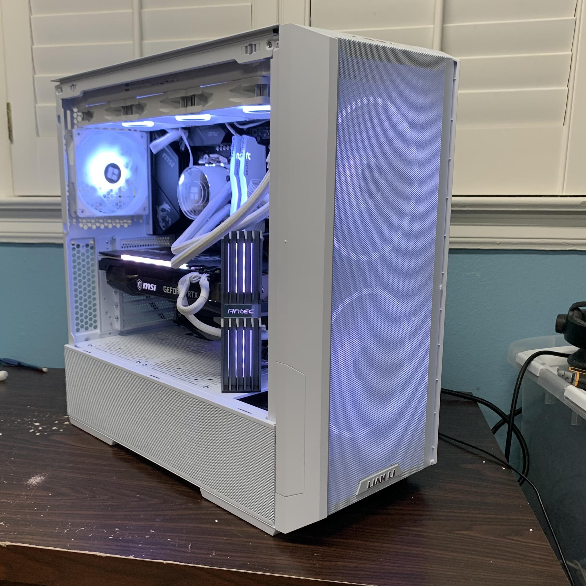White Steel |Ryzen 7 5700X|RTX 3070 8GB|32GB RAM|2TB SSD|Windows 11 Pro
