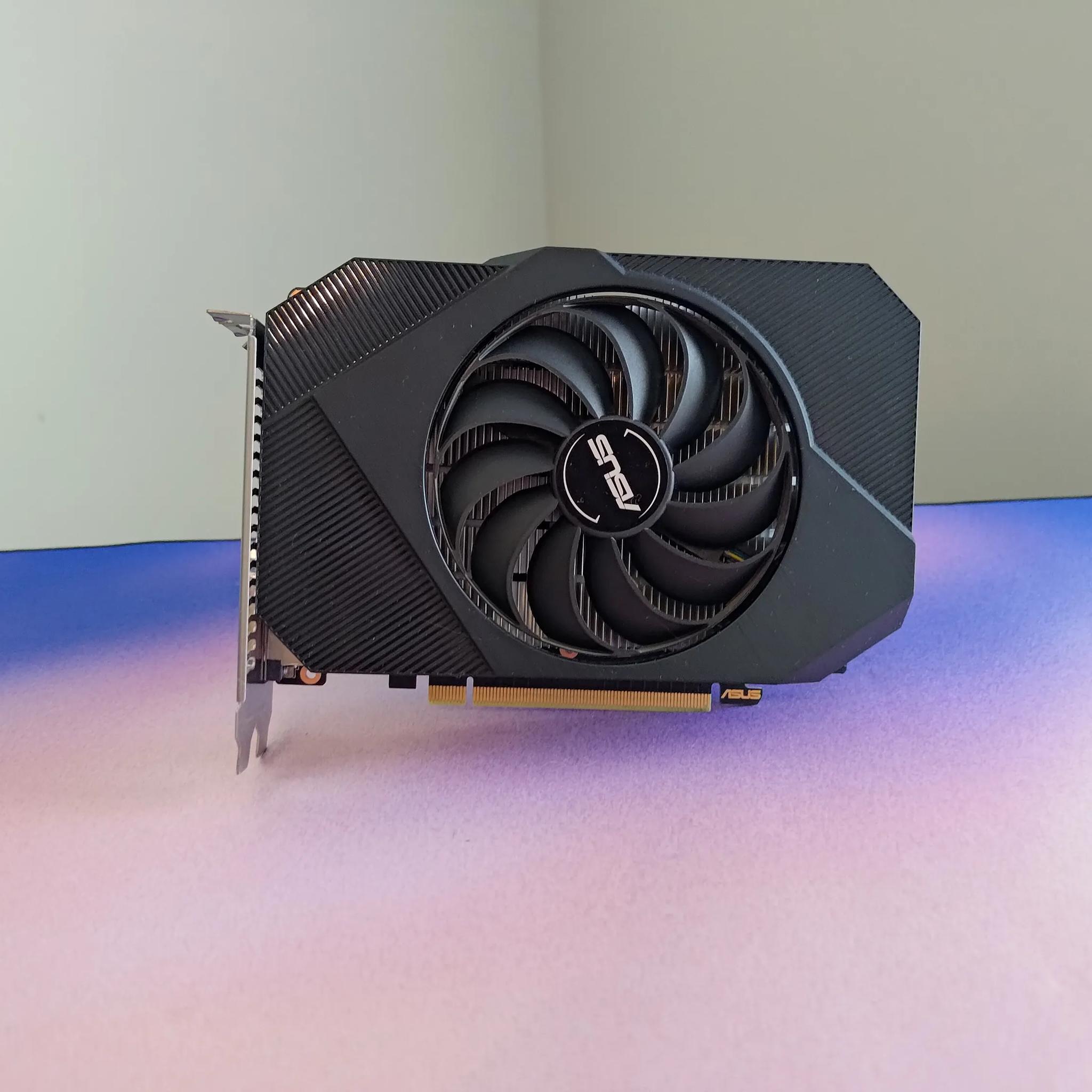 Asus GTX 1650 Single Fan No PCIE cable required!