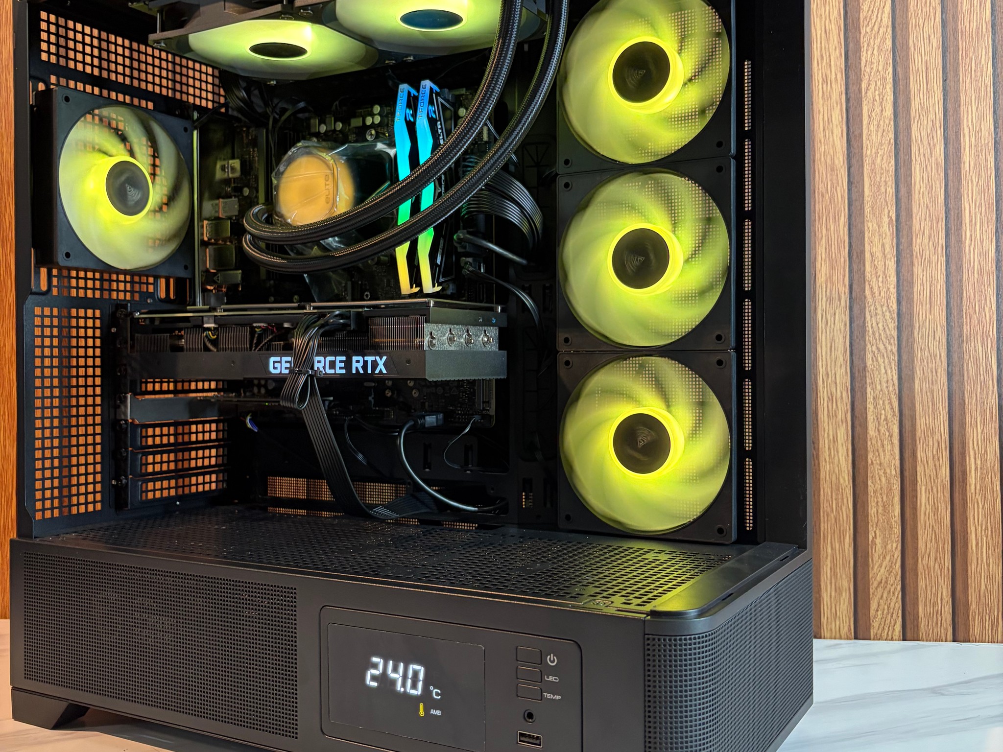 RTX 3080 | RYZEN 5 7600 | 1TB SSD | 240MM AIO | 16GB DDR5 | 750W