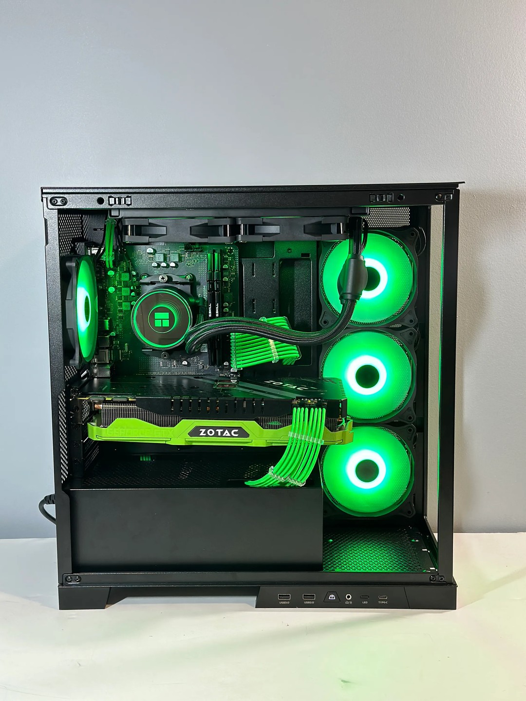 GTX 1080 Ti 11GB | AMD Ryzen 5 3600| 16GB RAM | SSD+HDD 1.5TB
