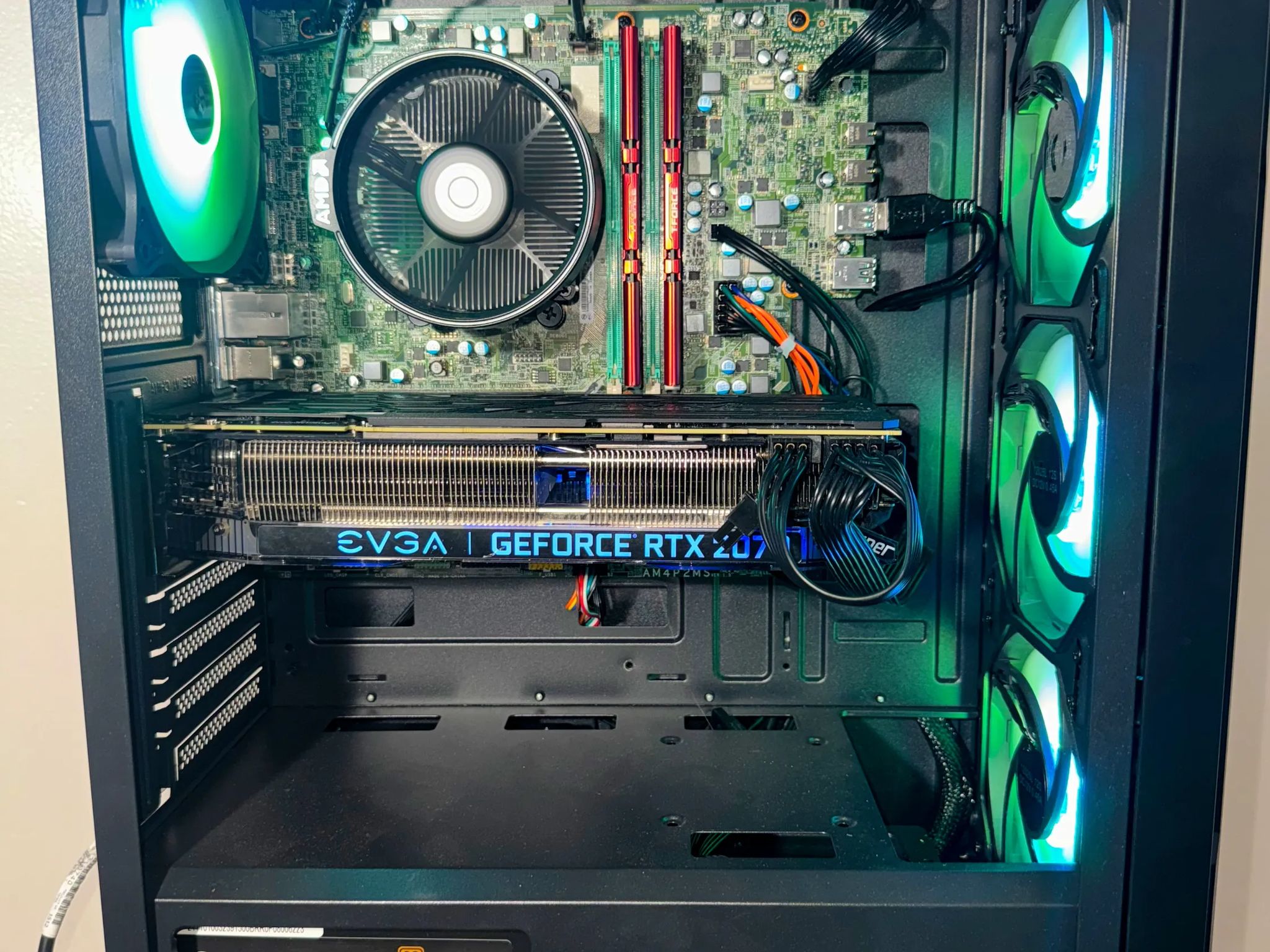 Ryzen 7 2700 | RTX 2070 Super | 16GB RAM | 1TB SSD
