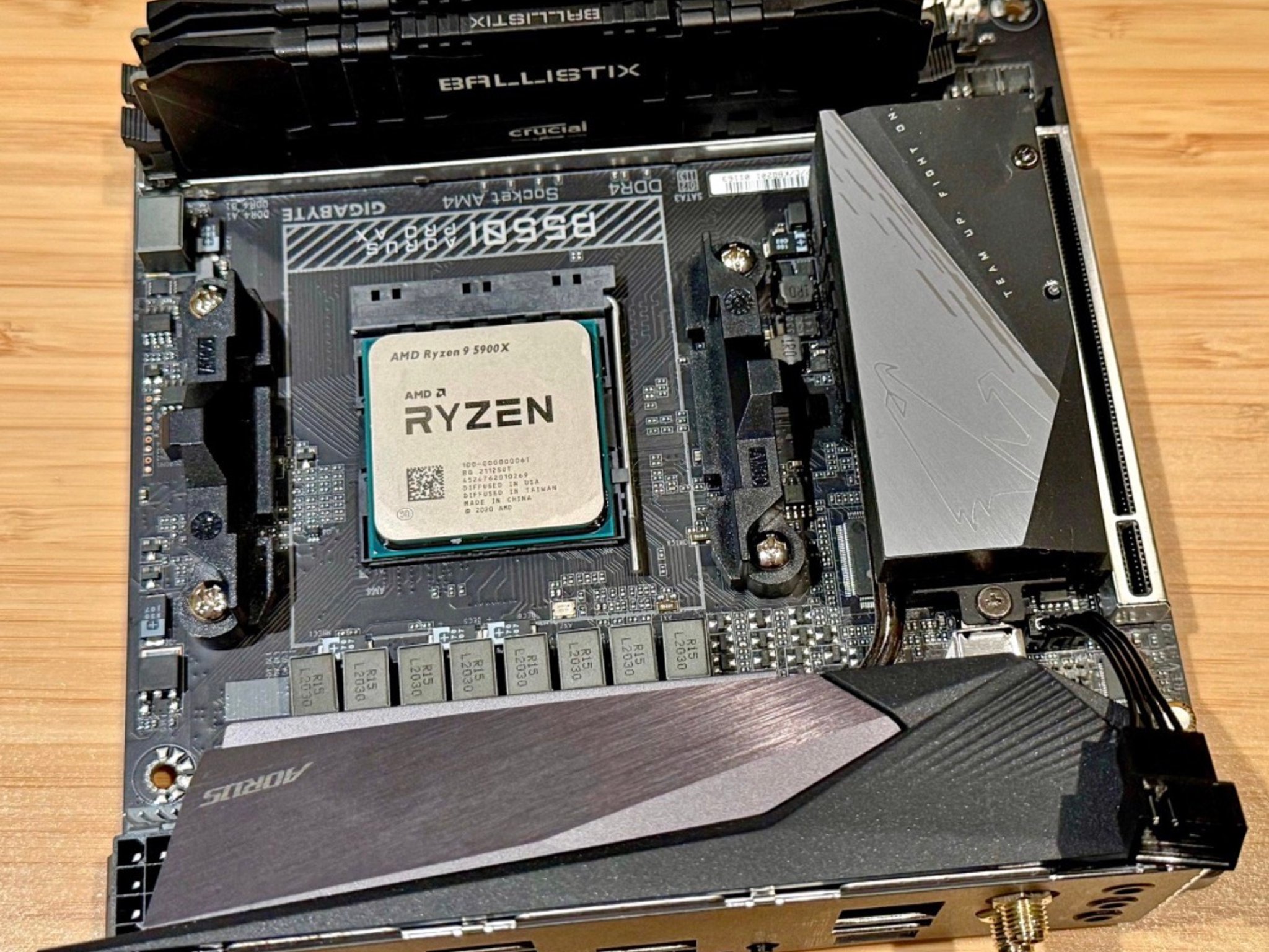 Ryzen 9 5900x + Aorus B550i + Ballistic 32GB DDR4