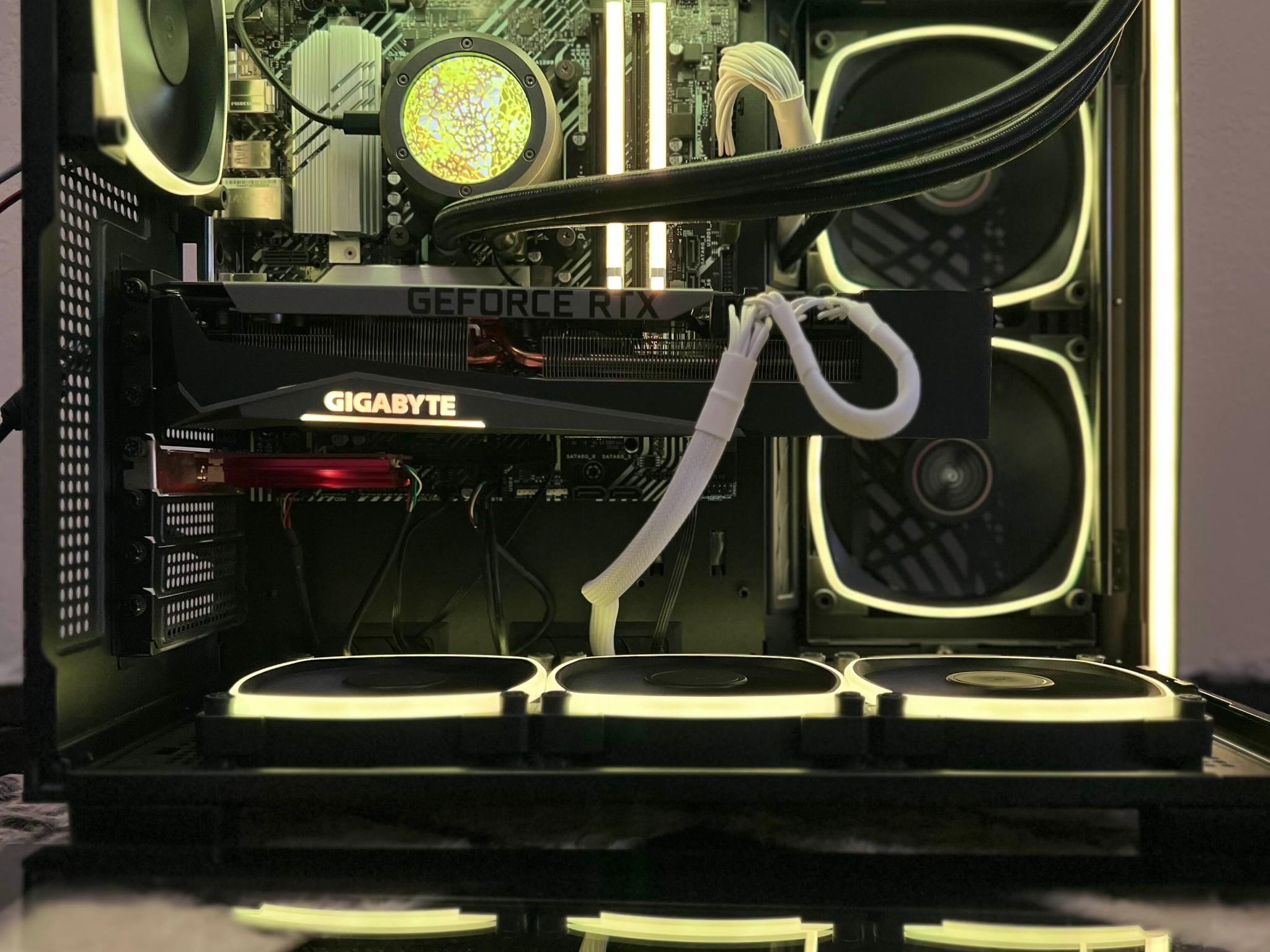 Gigabyte RTX 3070 Ti i7‑11700KF Gaming PC | Excellent Condition | 1TB NVMe | 850W | LCD AIO