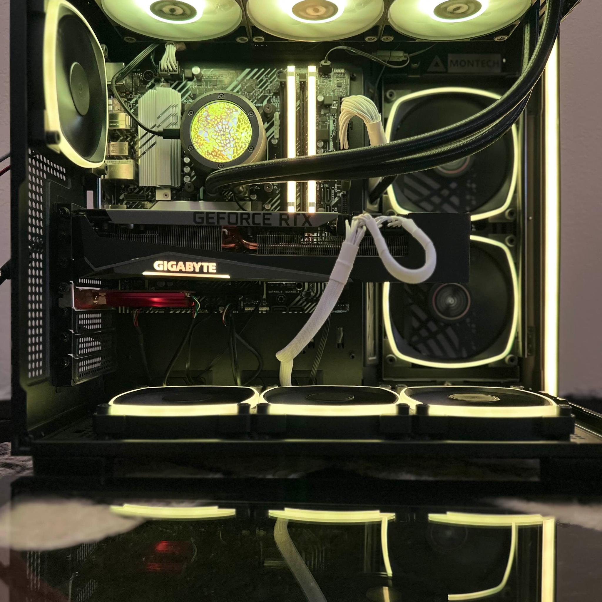 Gigabyte RTX 3070 Ti i7‑11700KF Gaming PC | Excellent Condition | 1TB NVMe | 850W | LCD AIO