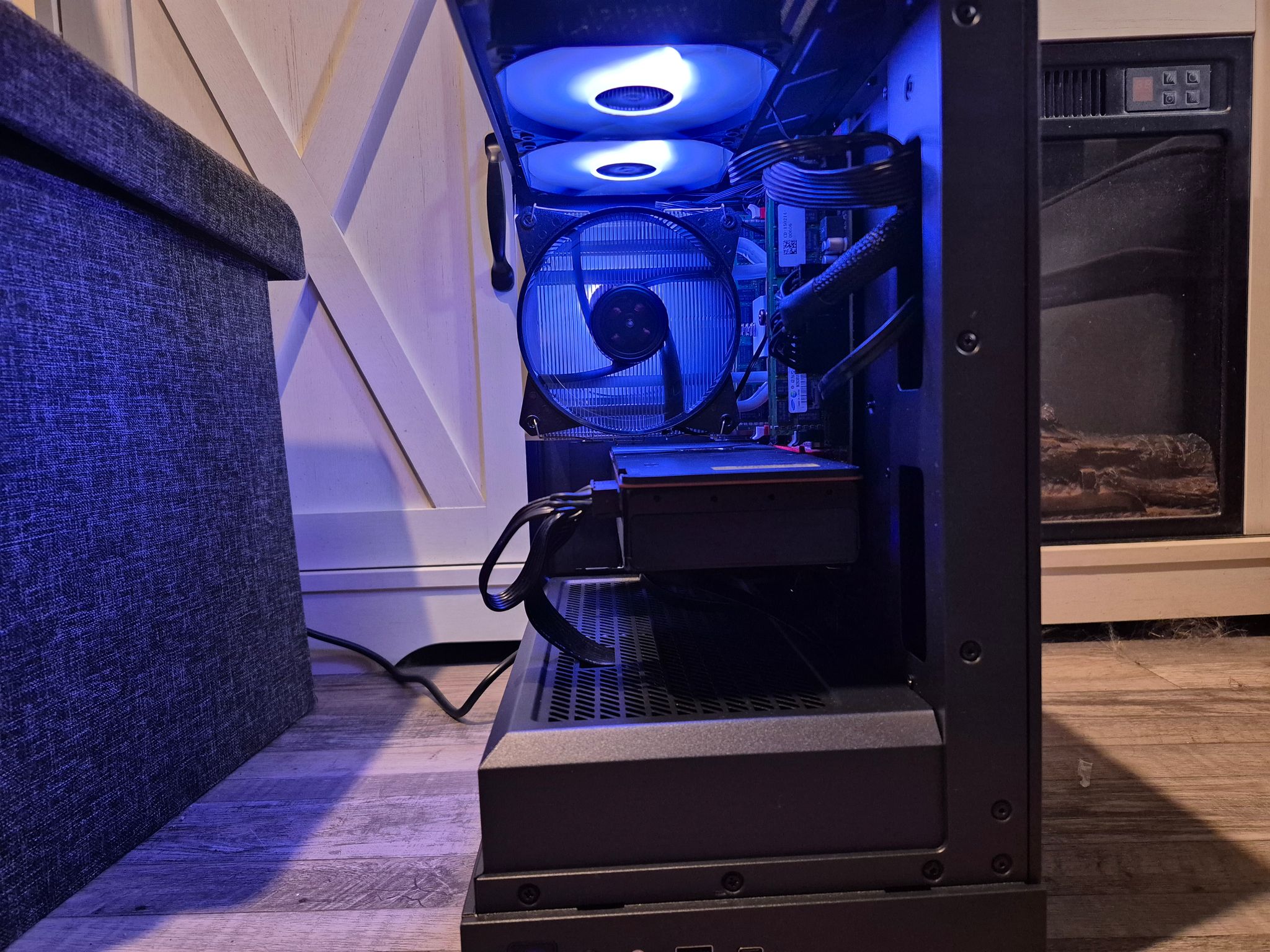 Gaming/Editing/Streaming | 12 Core Xeon, 28GB RAM,  8GB AMD Vega 64, Win11