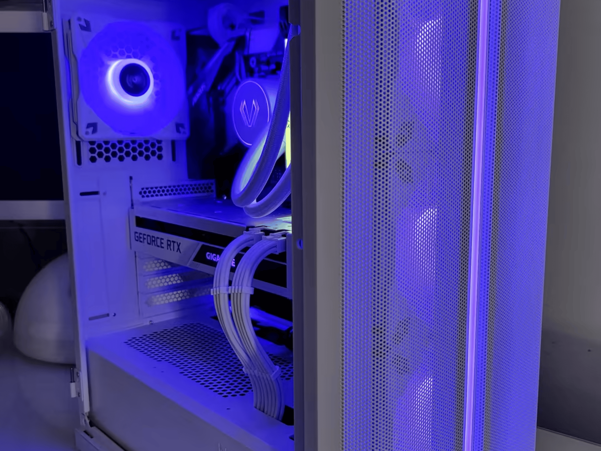 High End White Gaming PC - Ryzen 9 3900x | 32gb DDR4 | RTX 3070 Vision | 1tb NVMe | Water Cooling 