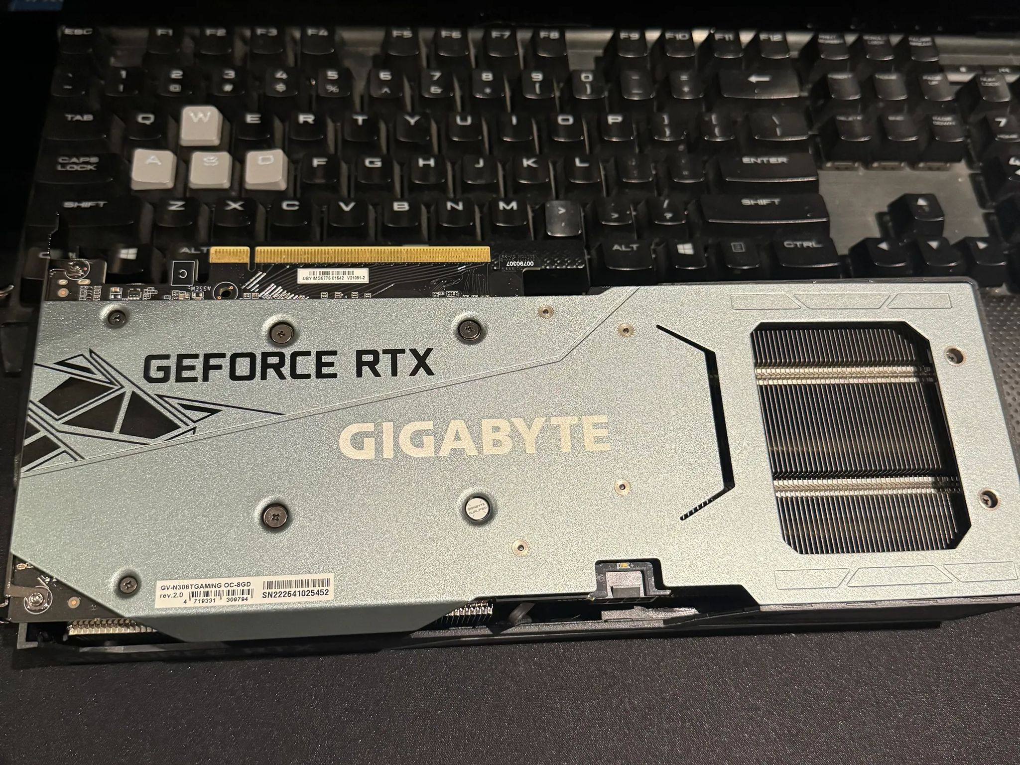 GIGABYTE GeForce RTX 3060 Ti Gaming OC 8G