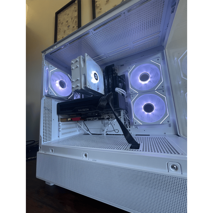 White Night - 6800XT - 5600X - 32GB - 2TB SSD