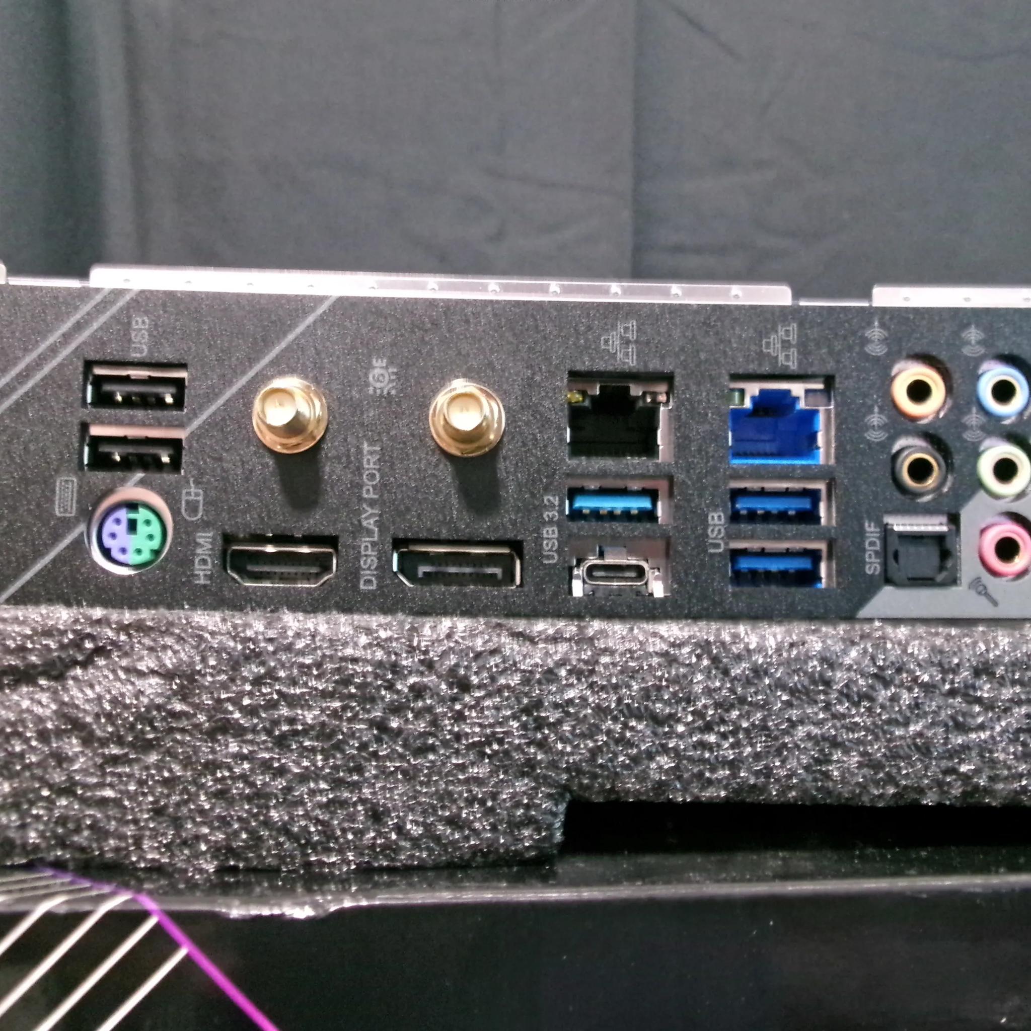 Intel i3-10105 + Z590 Extreme
