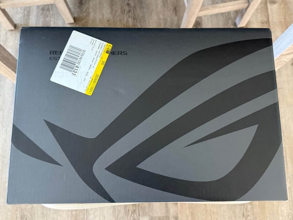 ASUS ROG Zephyrus G14 (2025) - RTX 5070 Ti - Ryzen AI 9 - 32GB RAM - 1TB SSD - Mint condition