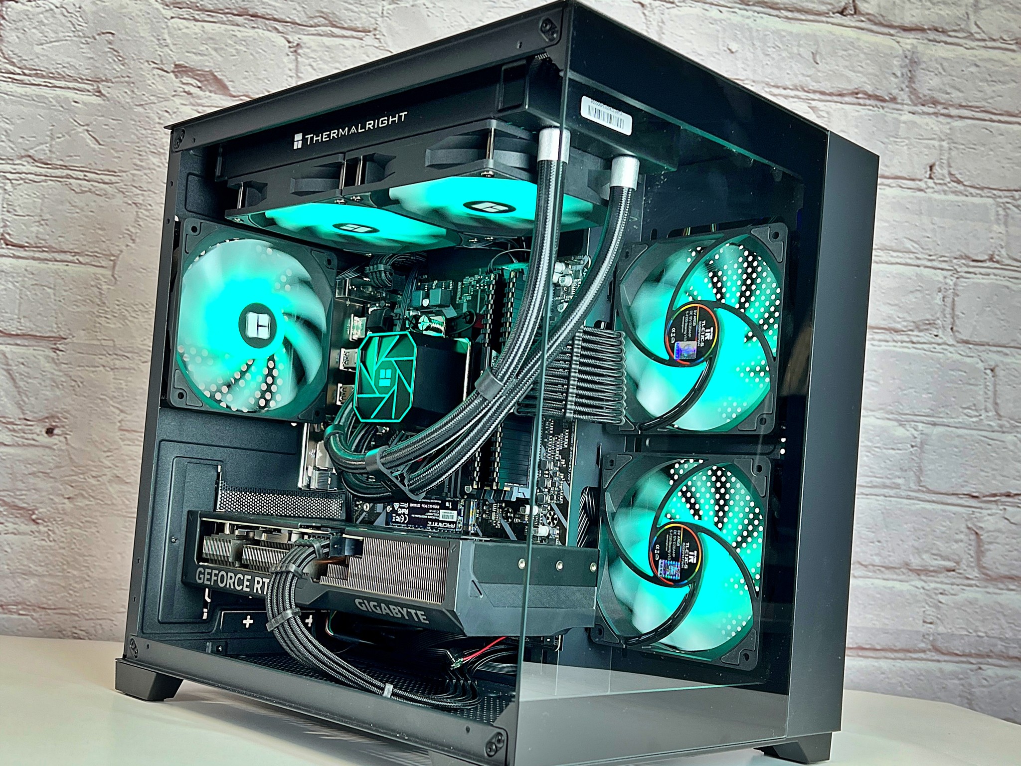 Liquid Cooled RTX 4070 Ryzen 5 5600X 32GB RAM 1TB M.2 Win 11 Gaming PC