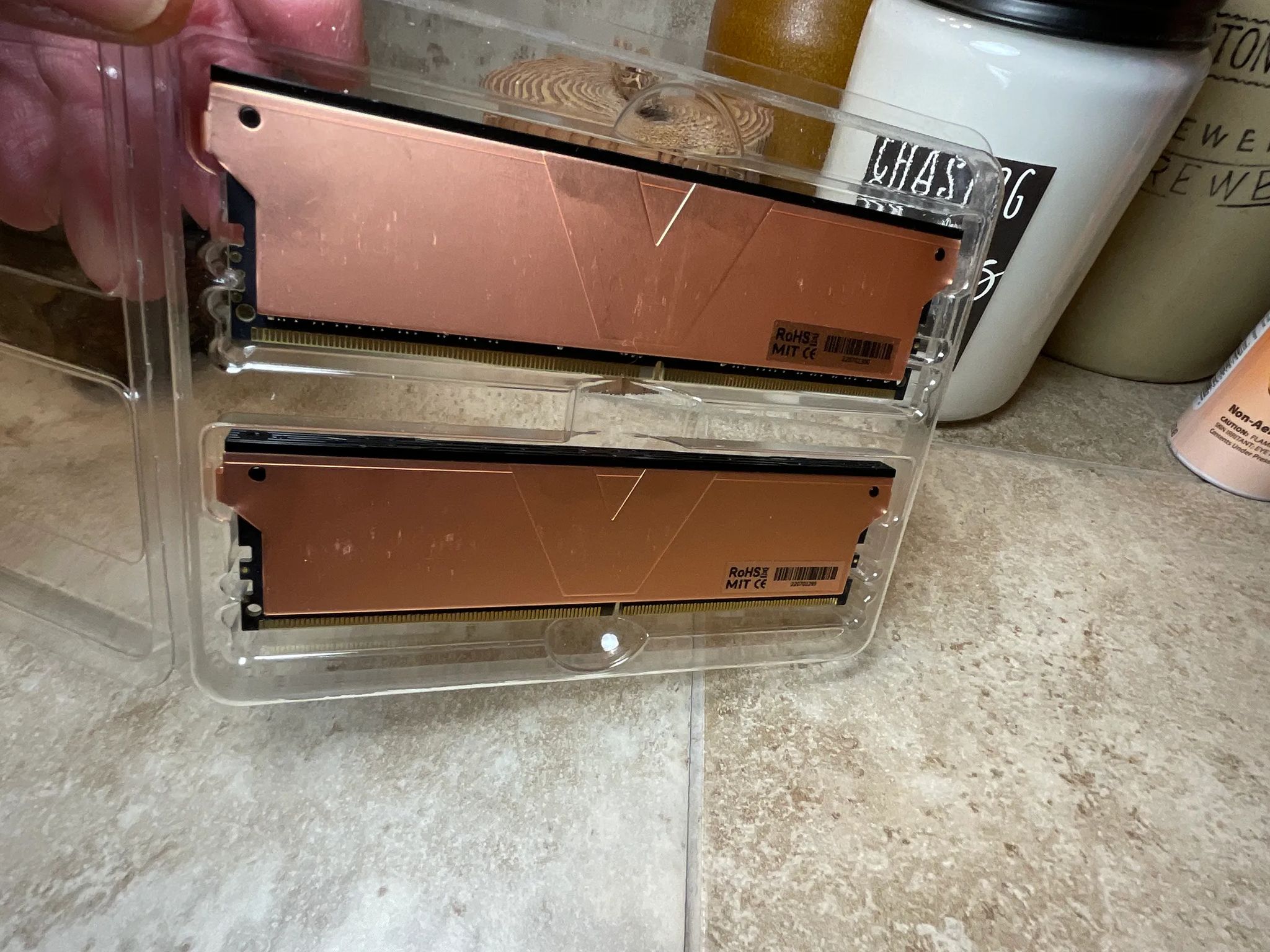 V-Color Skywalker Plus DDR4-4000 64GB (2 x 32) CL18-22-22-42 1.4V