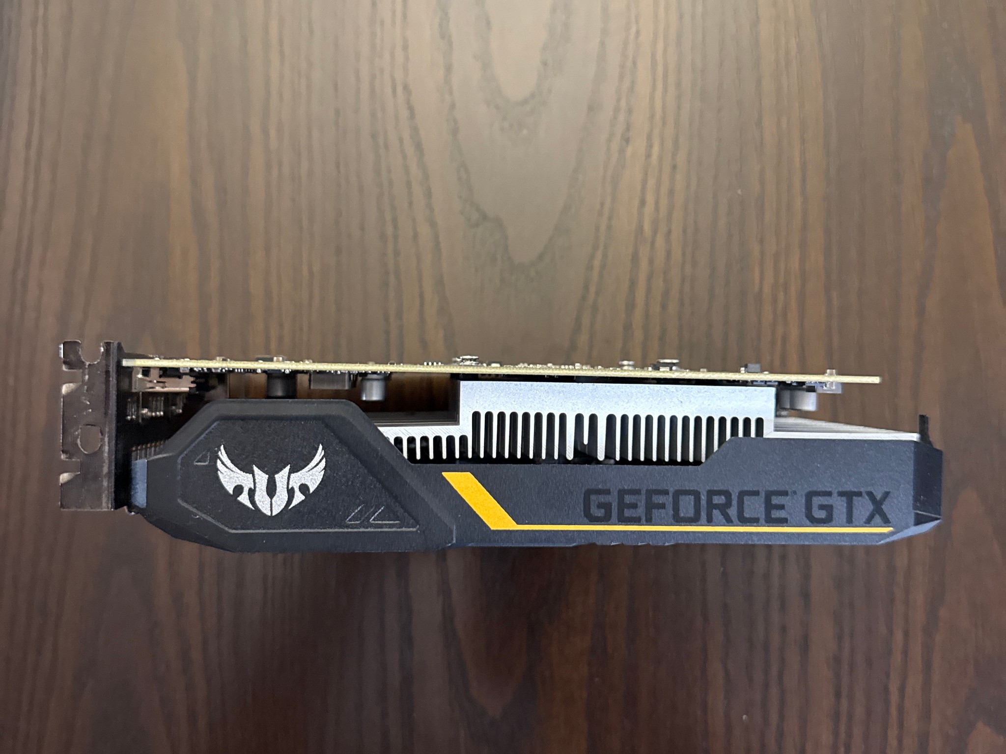 Asus TUF gtx 1650 4g (No pcie connector required)