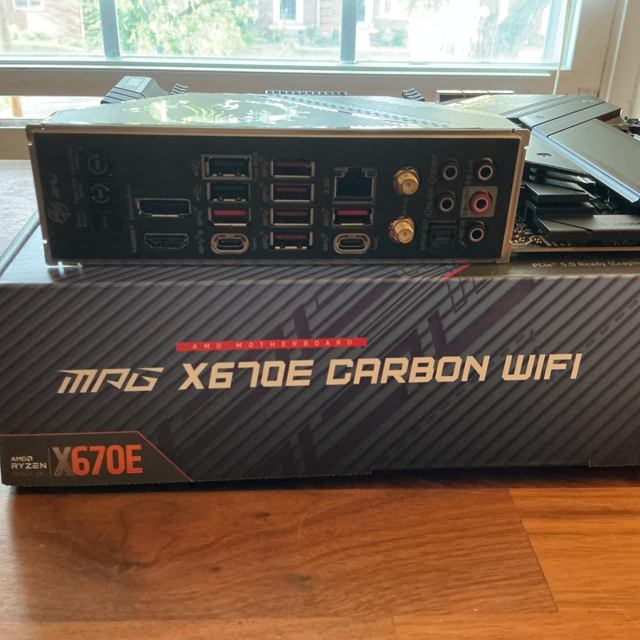 MSI MAG X670E Carbon WiFi motherboard AM5